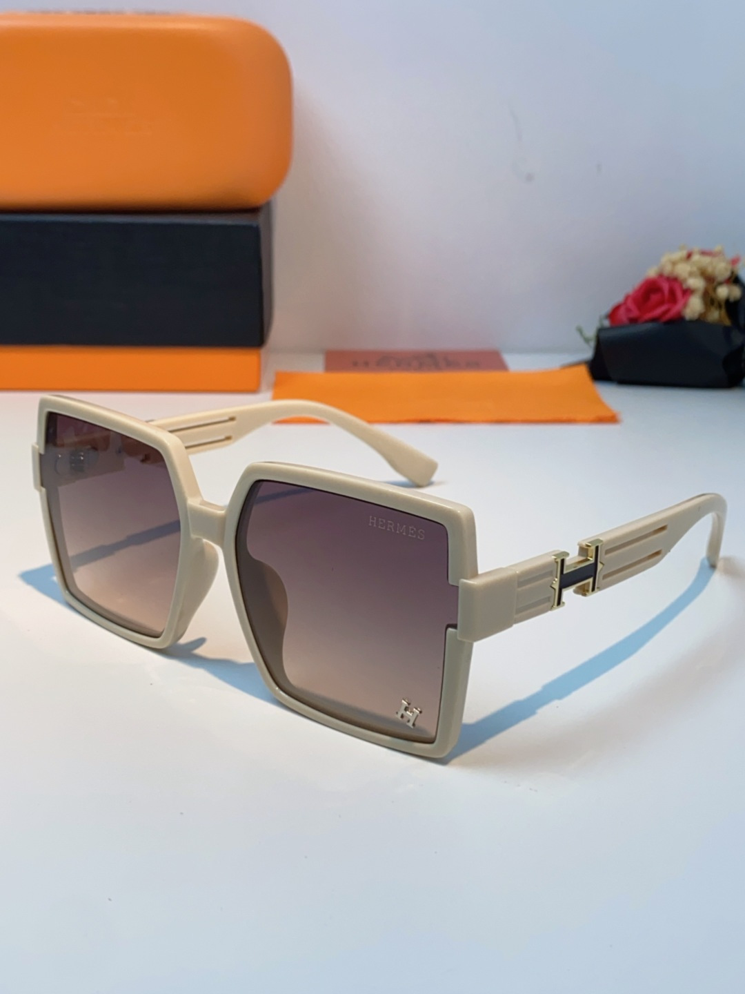 Hermes爱马仕 2025春夏新品韩版大框方形墨镜女高级感个性宽腿太阳镜男士遮阳镜