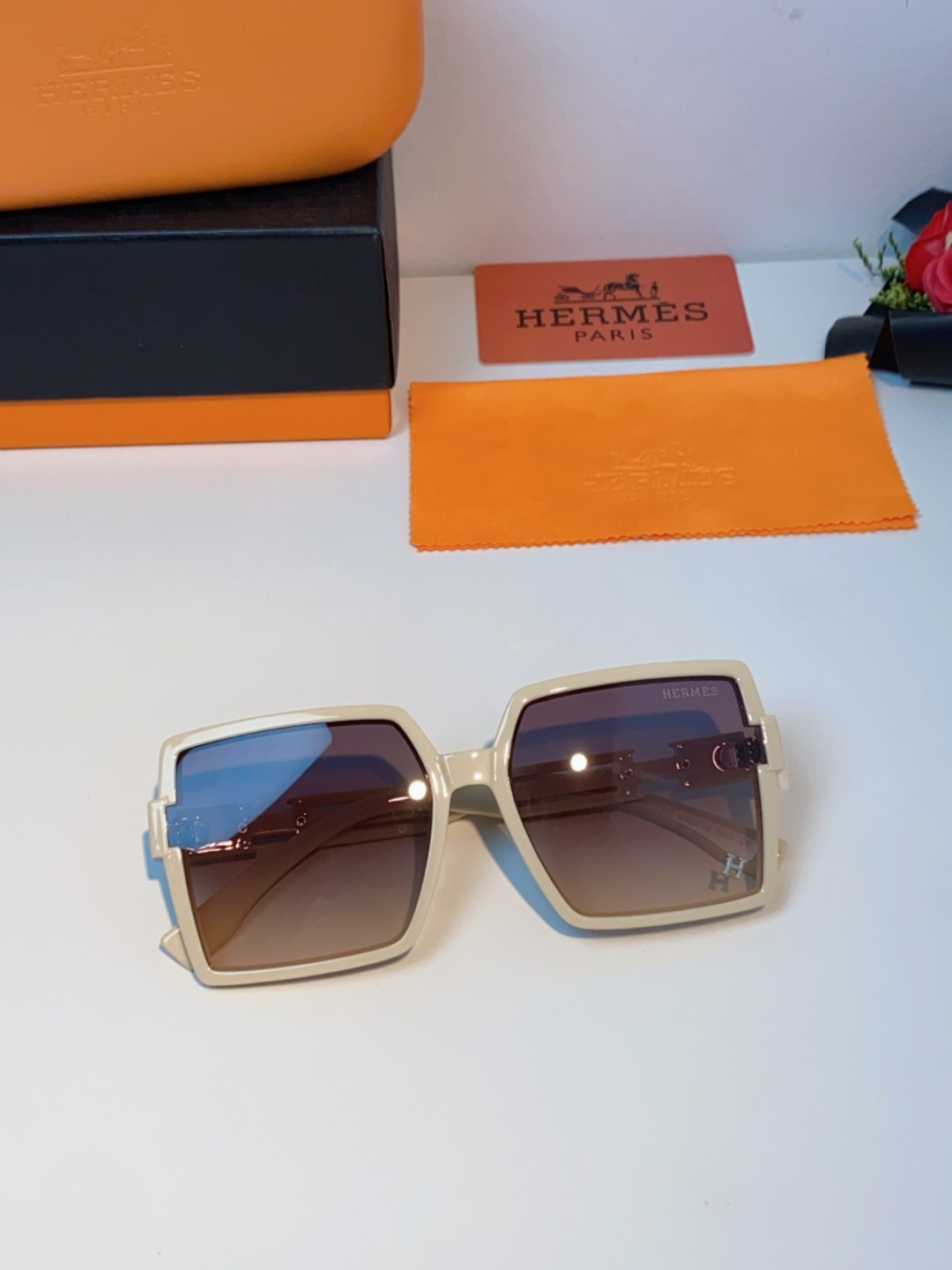 Hermes爱马仕 2025春夏新品韩版大框方形墨镜女高级感个性宽腿太阳镜男士遮阳镜
