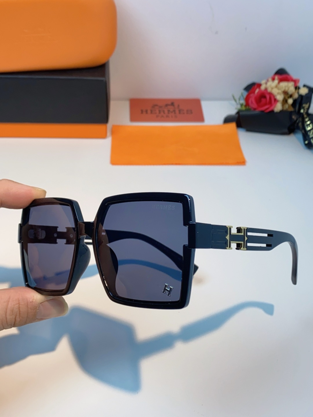 Hermes爱马仕 2025春夏新品韩版大框方形墨镜女高级感个性宽腿太阳镜男士遮阳镜