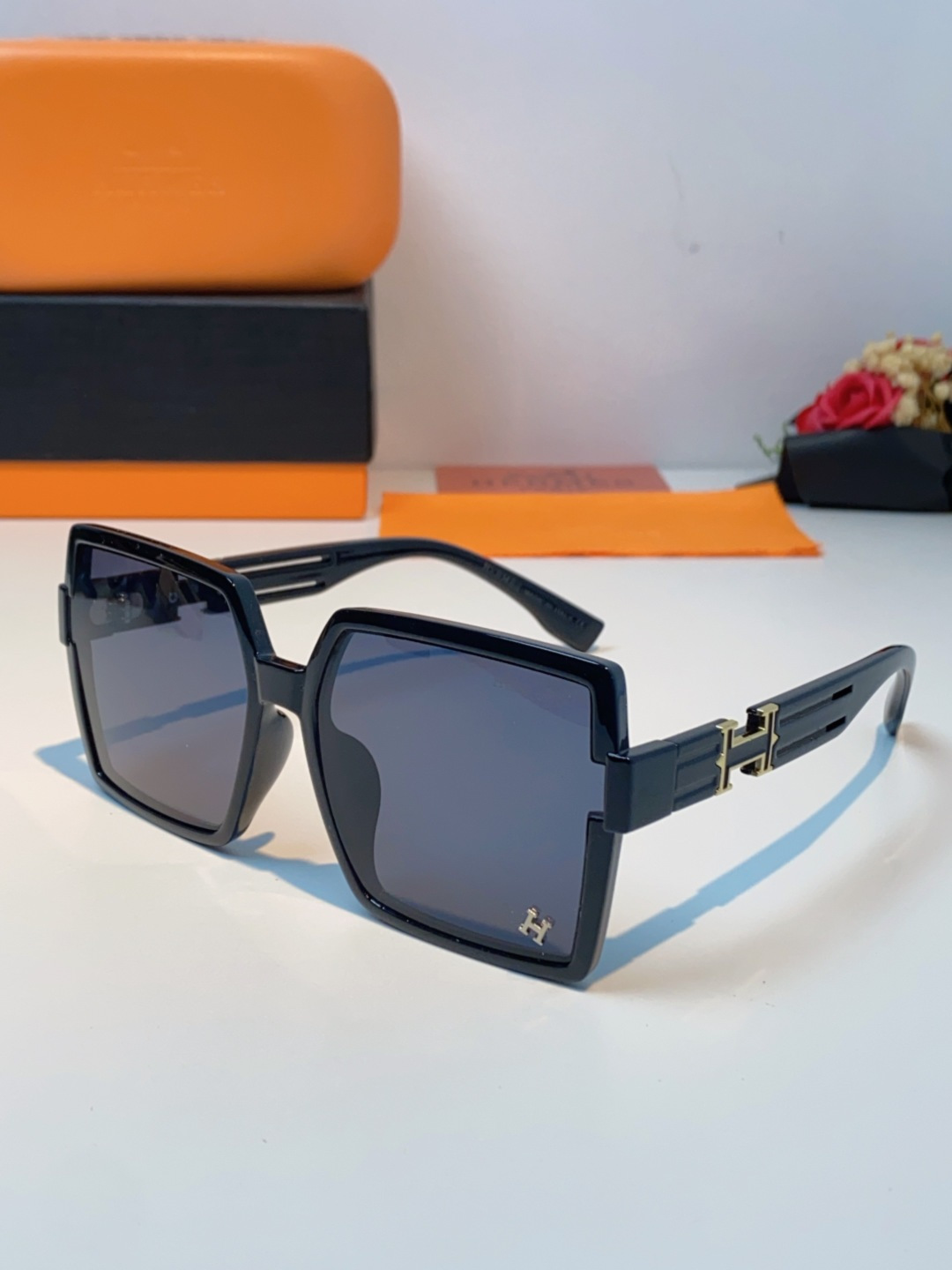 Hermes爱马仕 2025春夏新品韩版大框方形墨镜女高级感个性宽腿太阳镜男士遮阳镜