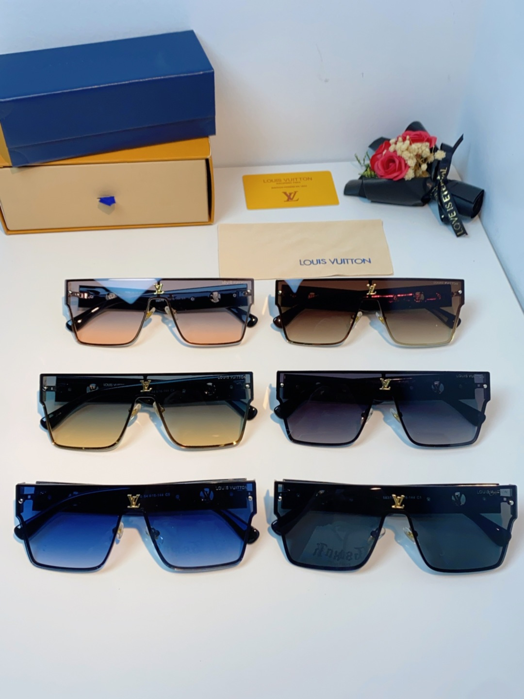 LOUIS VUITTON路易威登 2025新款Lv镜腿连串符号无框切边超大镜片轻奢高级感太阳镜男女通用