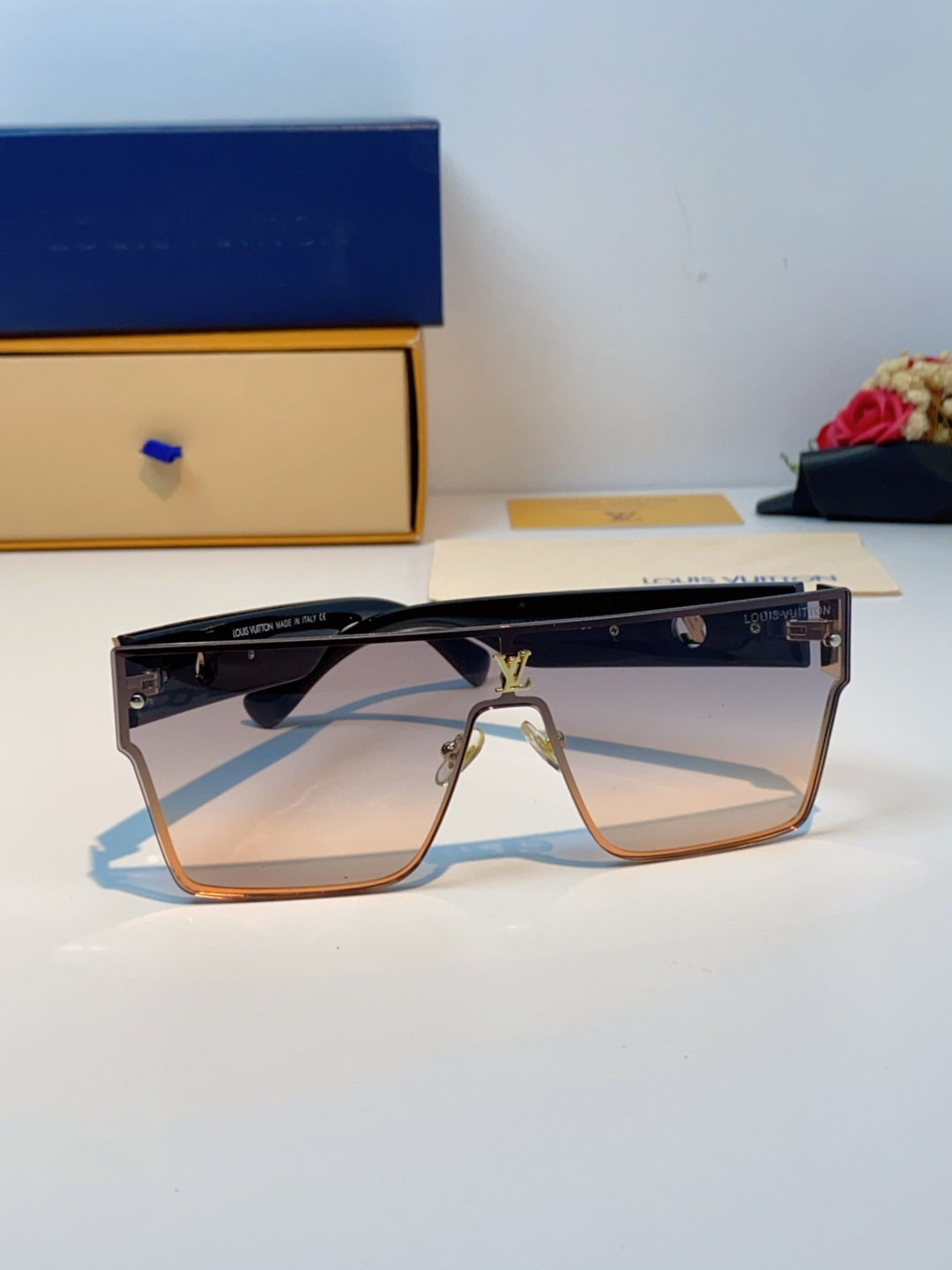LOUIS VUITTON路易威登 2025新款Lv镜腿连串符号无框切边超大镜片轻奢高级感太阳镜男女通用