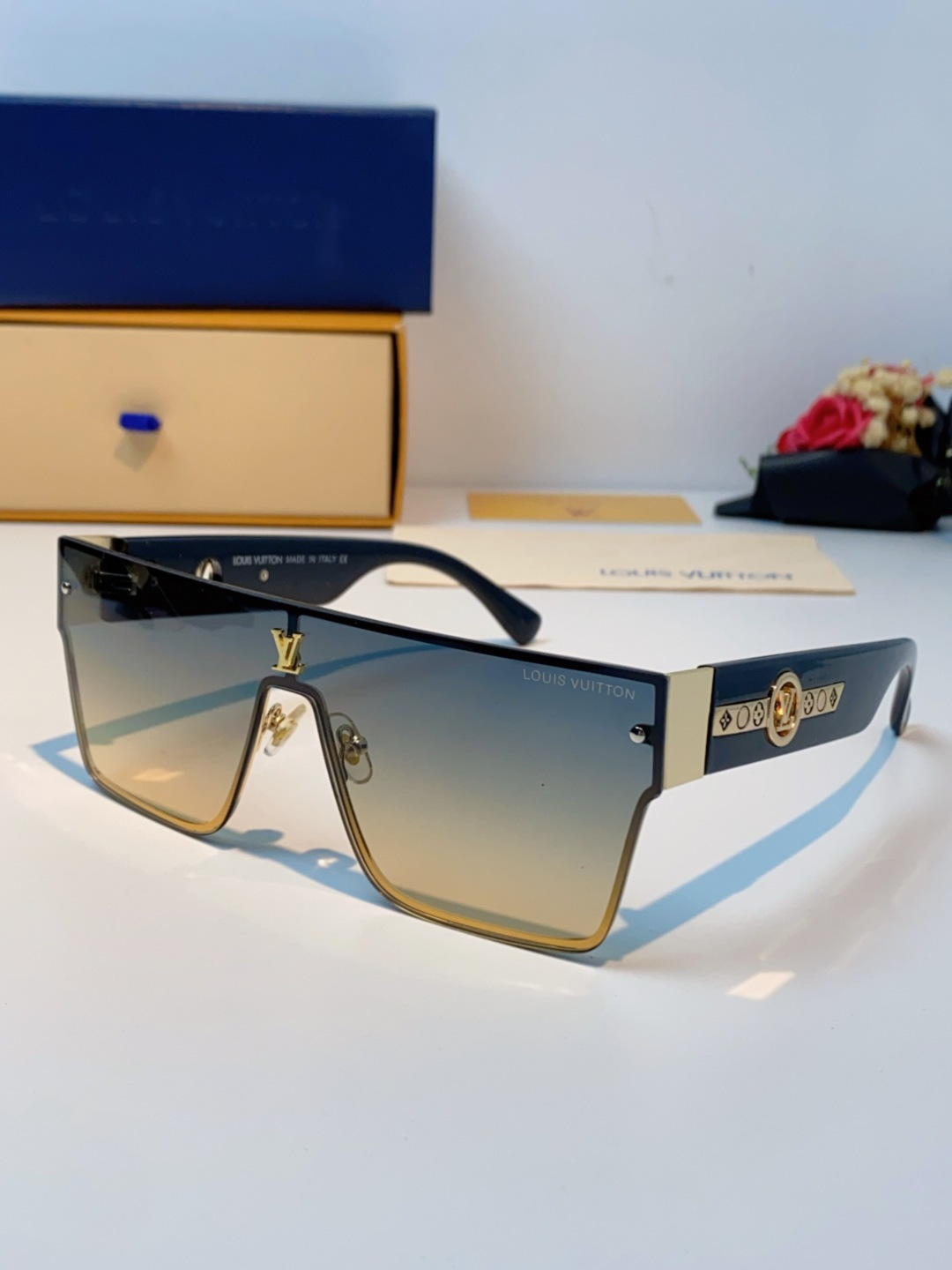 LOUIS VUITTON路易威登 2025新款Lv镜腿连串符号无框切边超大镜片轻奢高级感太阳镜男女通用