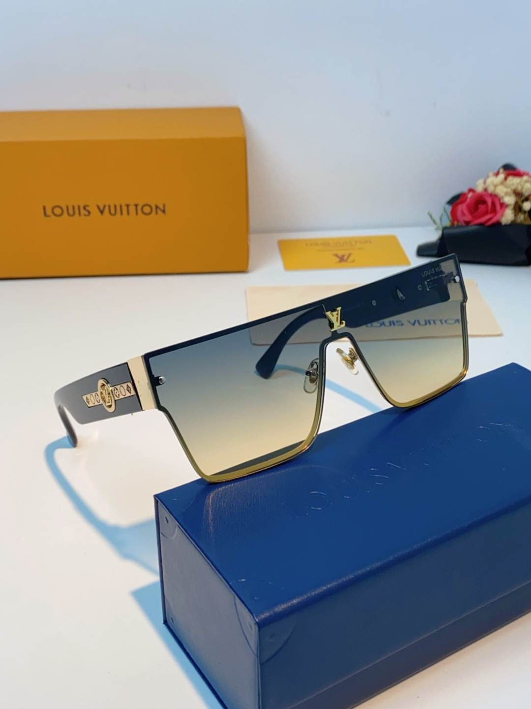 LOUIS VUITTON路易威登 2025新款Lv镜腿连串符号无框切边超大镜片轻奢高级感太阳镜男女通用