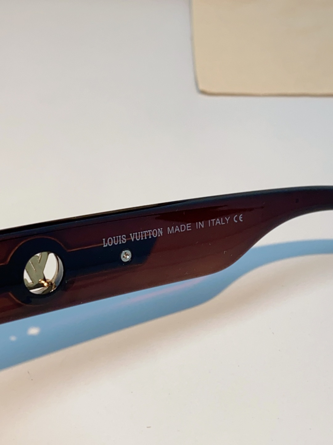 LOUIS VUITTON路易威登 2025新款Lv镜腿连串符号无框切边超大镜片轻奢高级感太阳镜男女通用