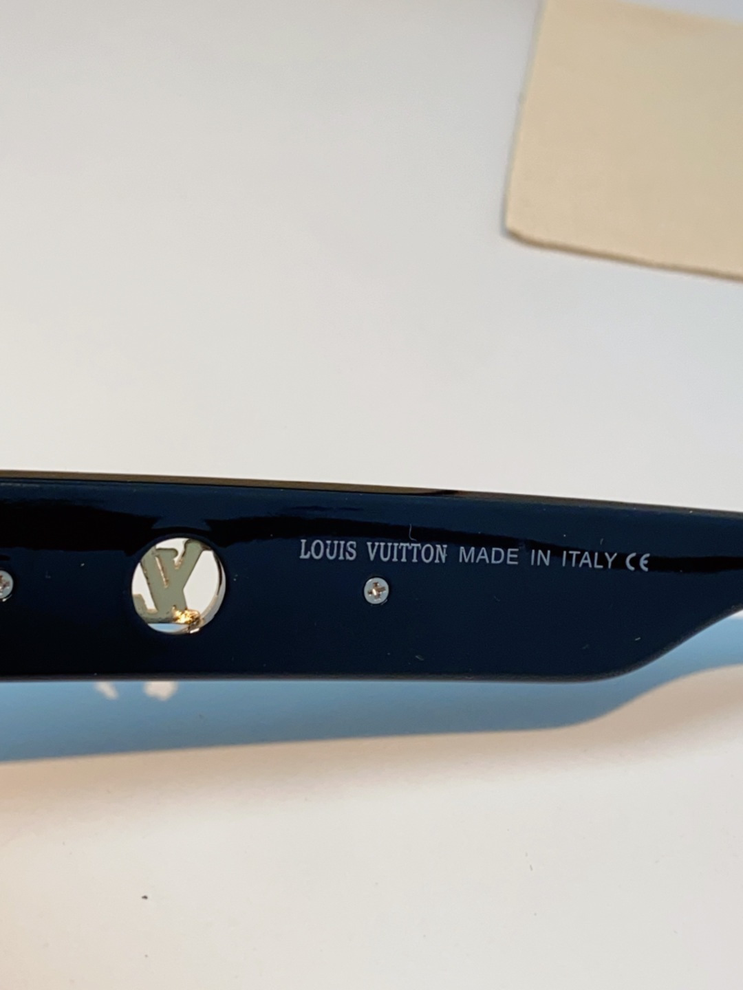 LOUIS VUITTON路易威登 2025新款Lv镜腿连串符号无框切边超大镜片轻奢高级感太阳镜男女通用