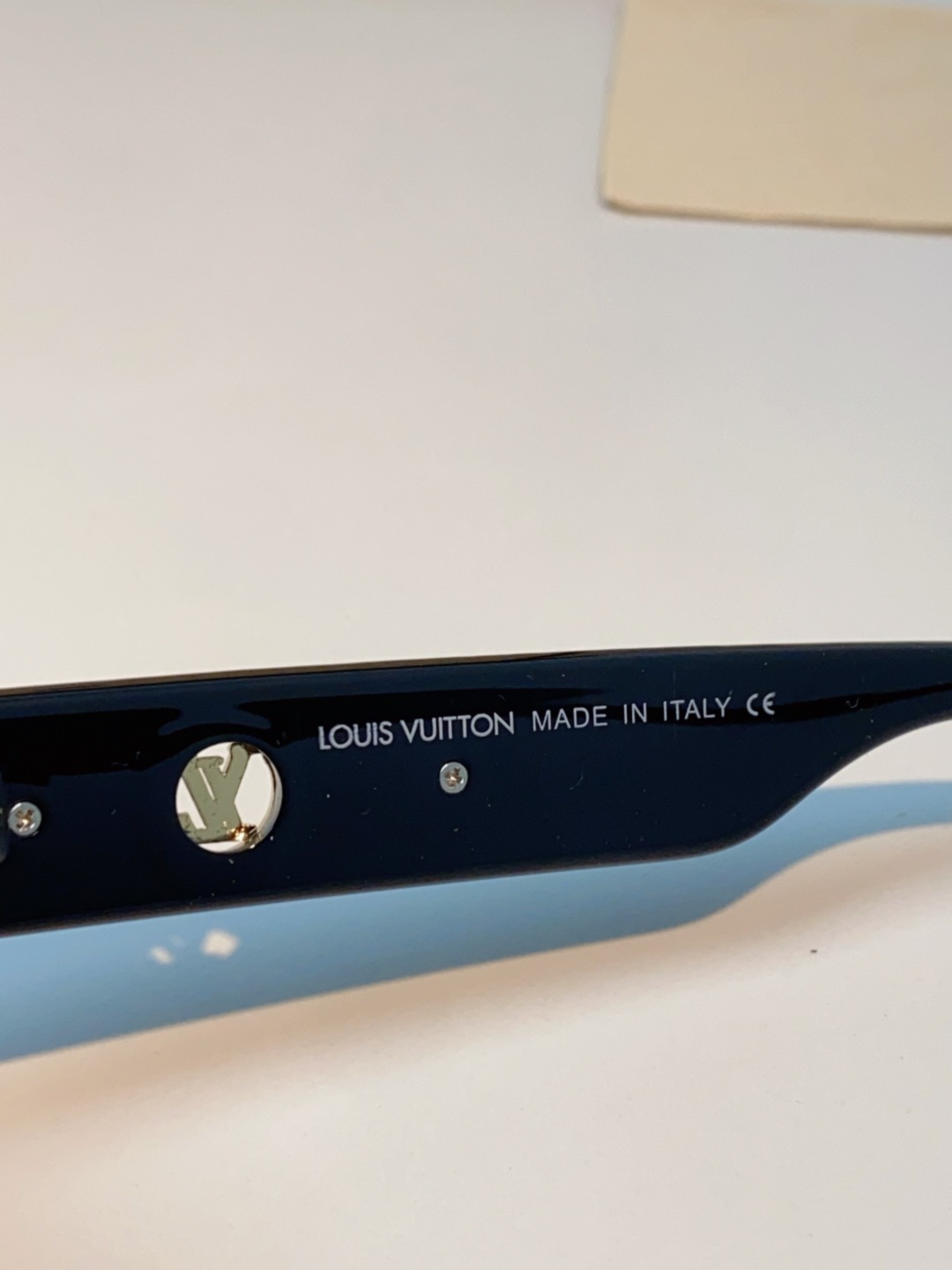 LOUIS VUITTON路易威登 2025新款Lv镜腿连串符号无框切边超大镜片轻奢高级感太阳镜男女通用