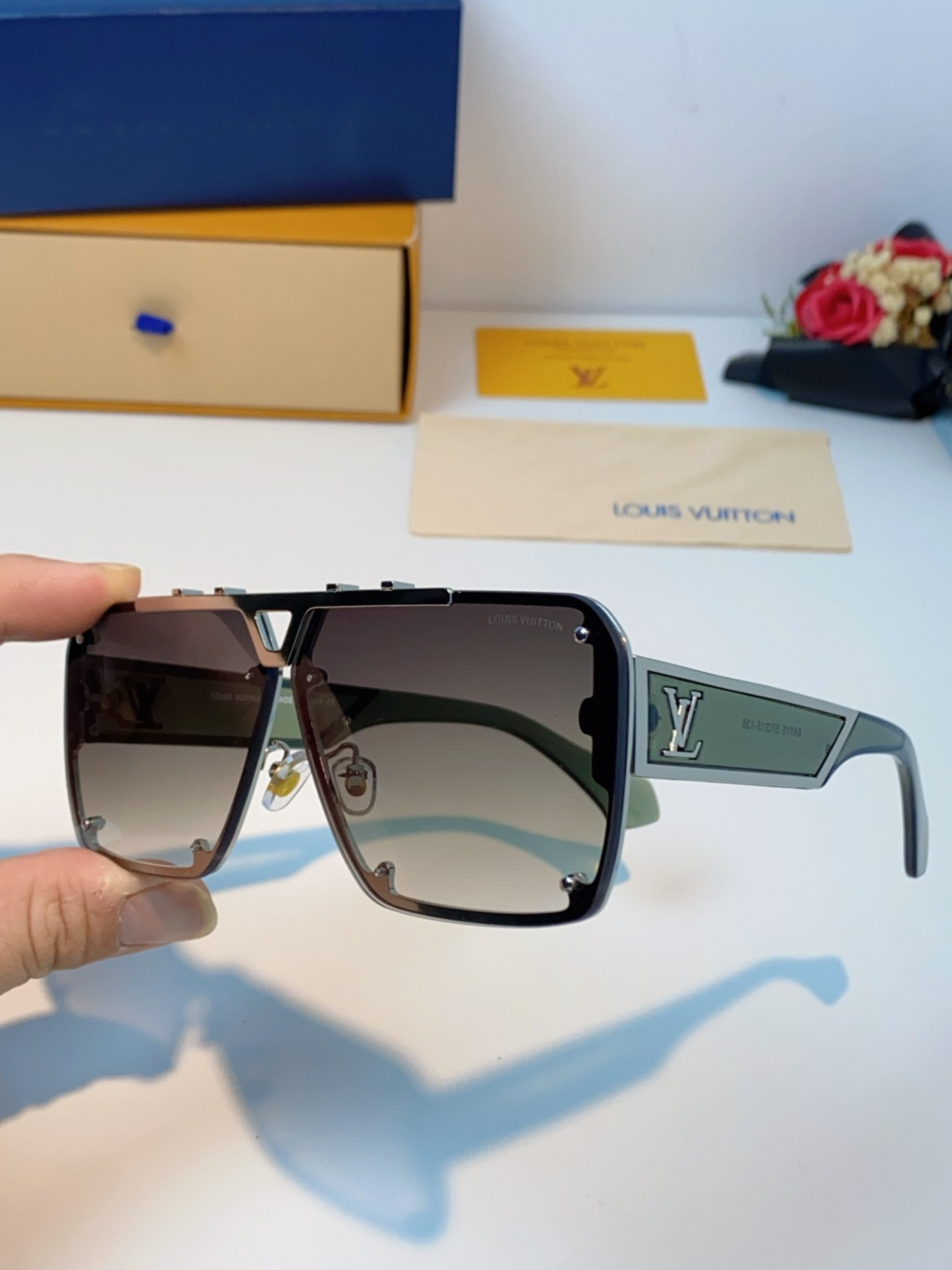 LOUIS VUITTON路易威登 2025LV新款太阳镜金属方形大框太阳眼镜男士2615U时尚圆脸显瘦