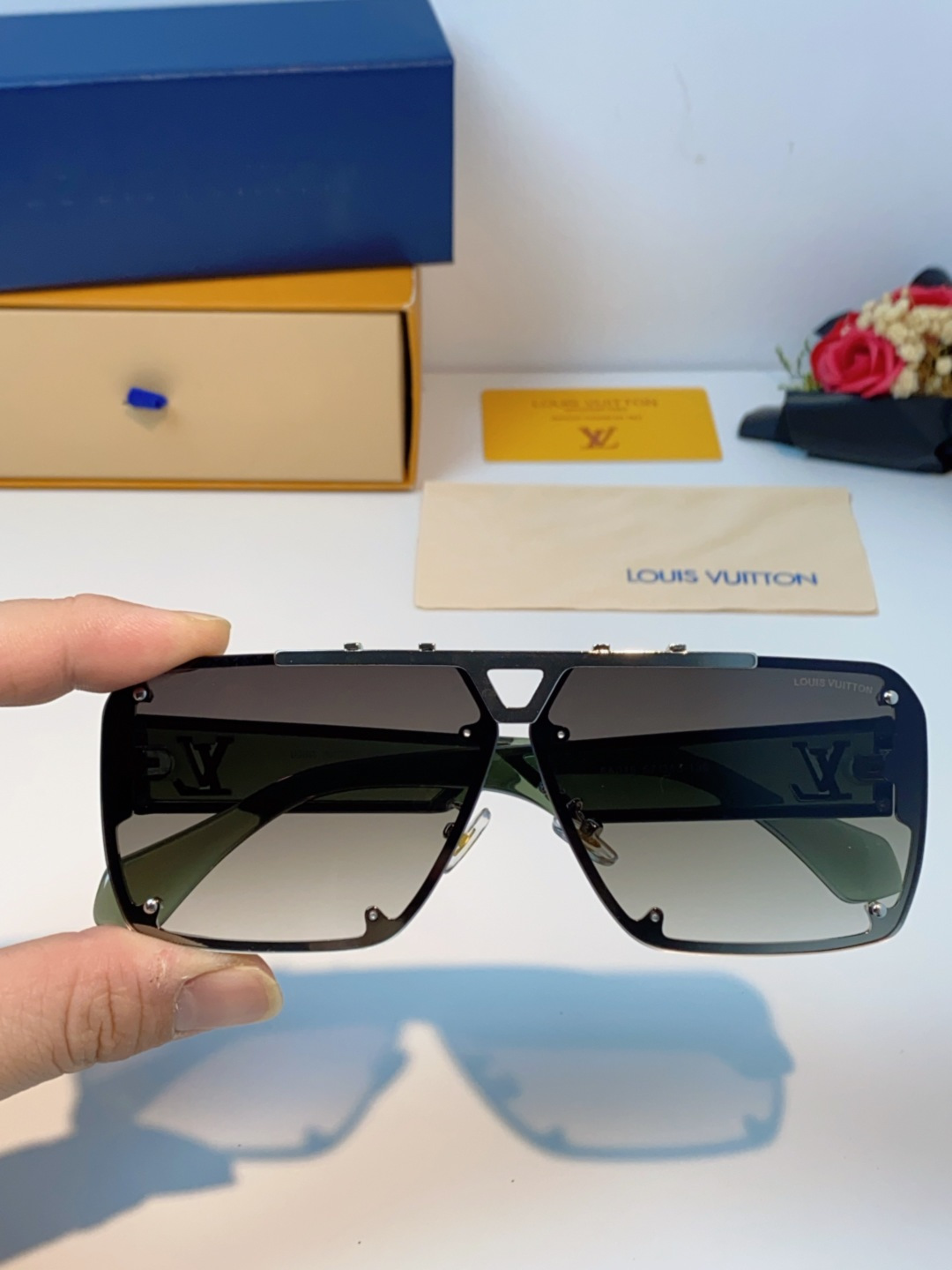 LOUIS VUITTON路易威登 2025LV新款太阳镜金属方形大框太阳眼镜男士2615U时尚圆脸显瘦