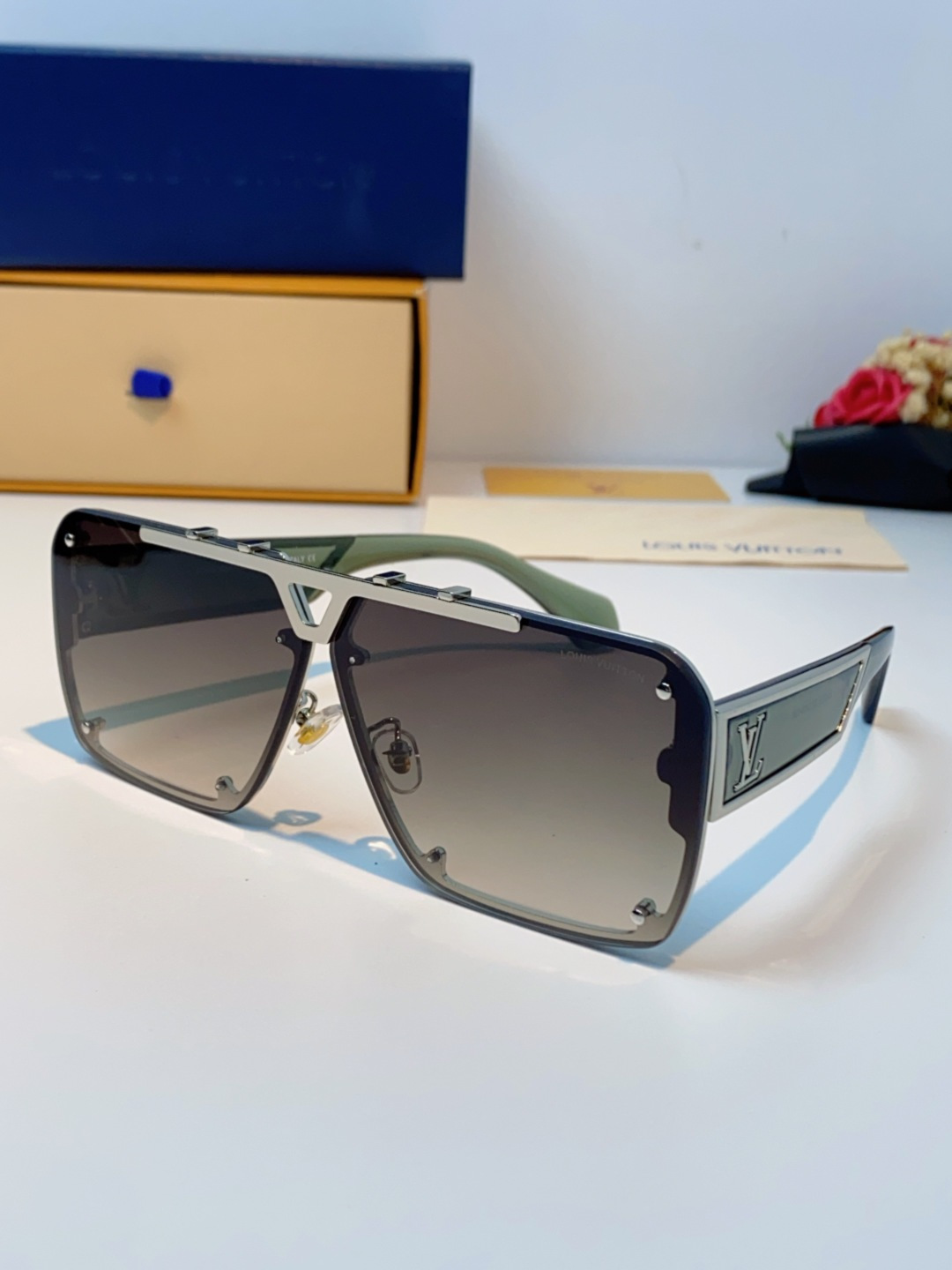 LOUIS VUITTON路易威登 2025LV新款太阳镜金属方形大框太阳眼镜男士2615U时尚圆脸显瘦