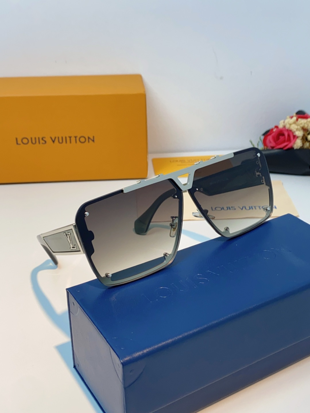 LOUIS VUITTON路易威登 2025LV新款太阳镜金属方形大框太阳眼镜男士2615U时尚圆脸显瘦