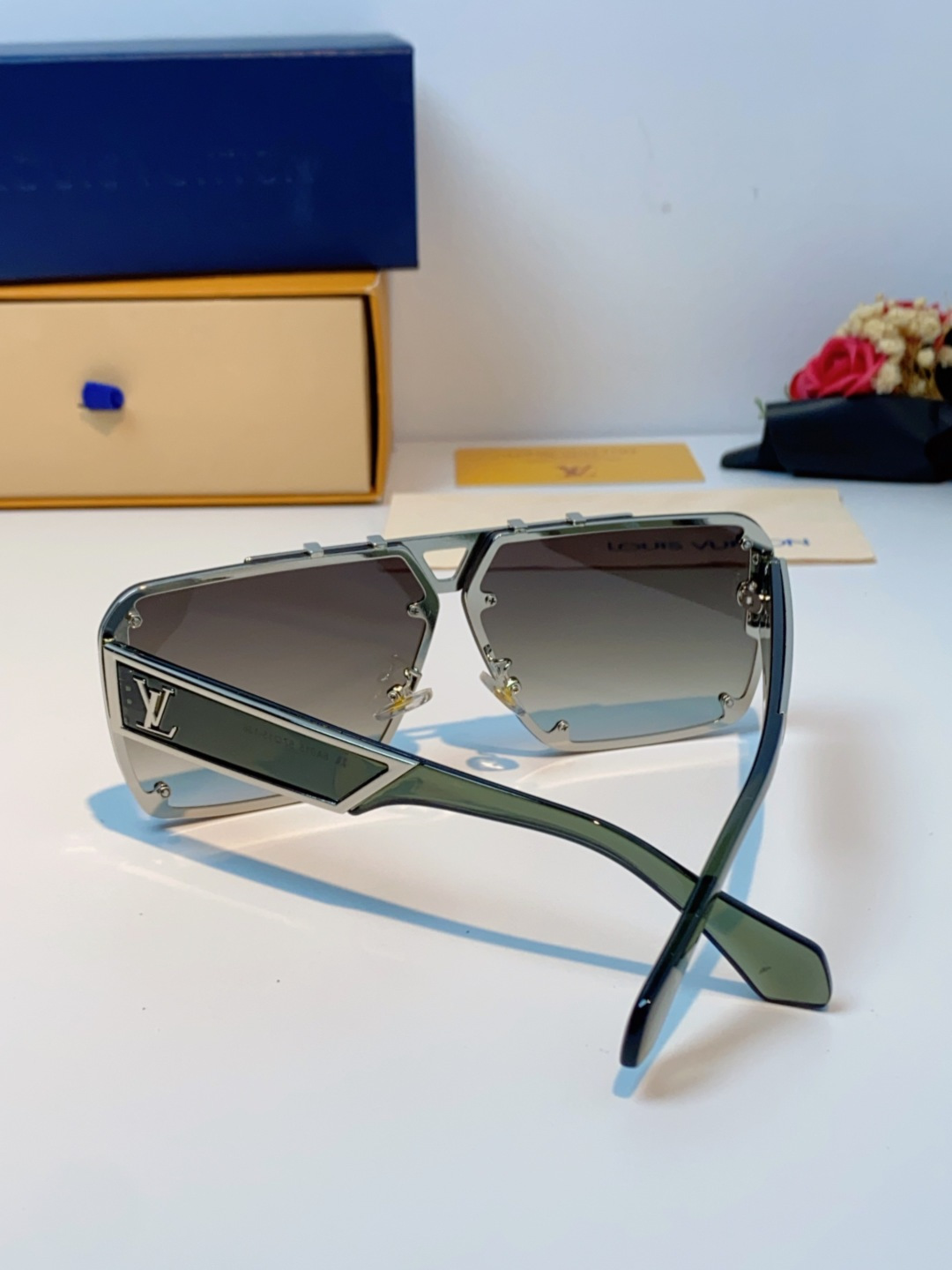 LOUIS VUITTON路易威登 2025LV新款太阳镜金属方形大框太阳眼镜男士2615U时尚圆脸显瘦