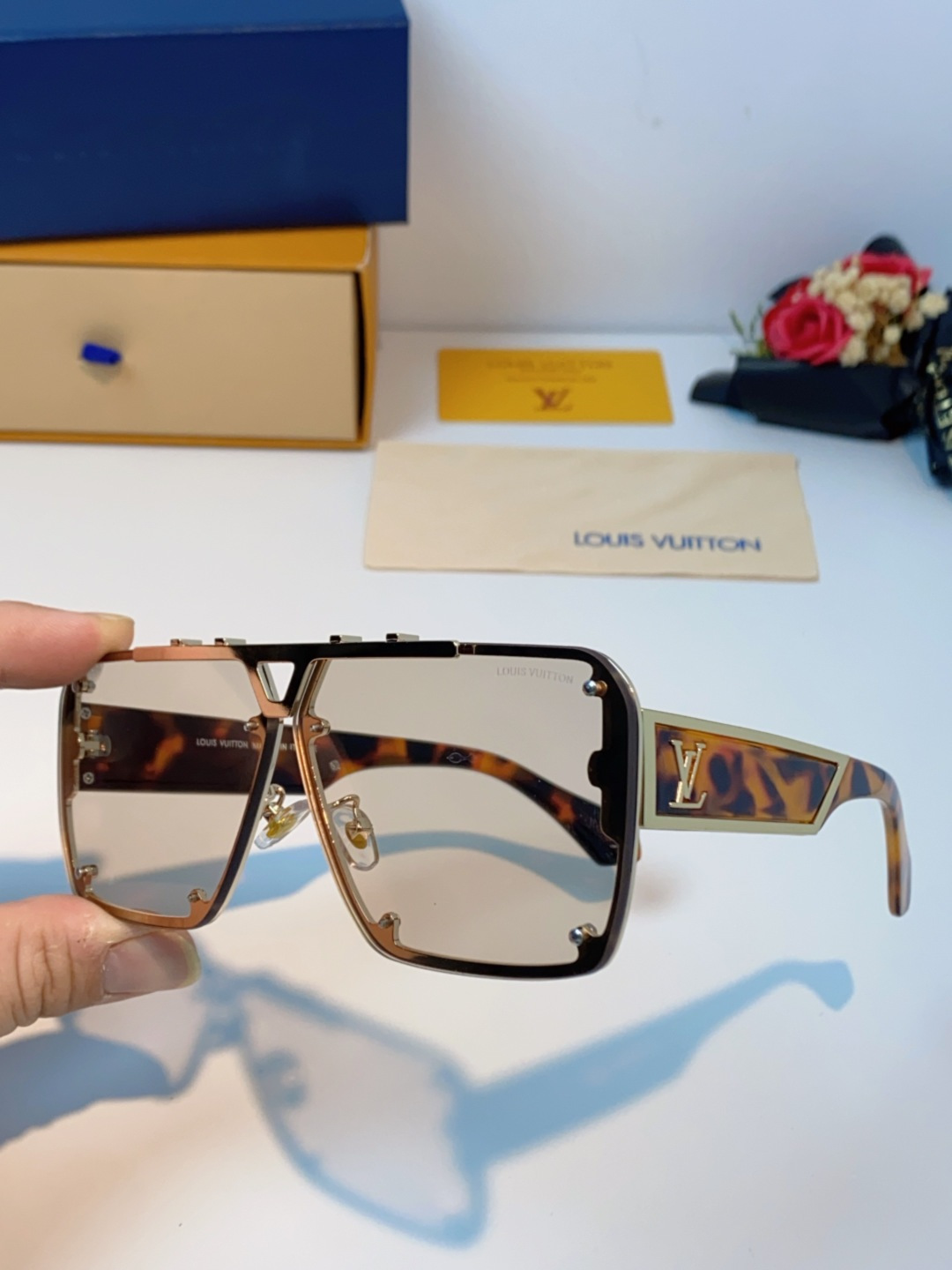 LOUIS VUITTON路易威登 2025LV新款太阳镜金属方形大框太阳眼镜男士2615U时尚圆脸显瘦