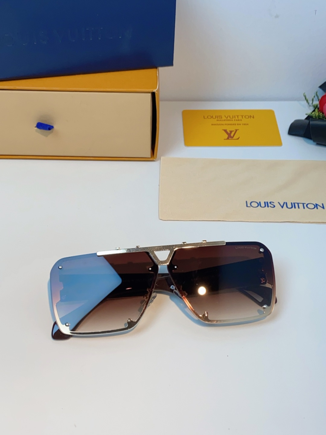 LOUIS VUITTON路易威登 2025LV新款太阳镜金属方形大框太阳眼镜男士2615U时尚圆脸显瘦