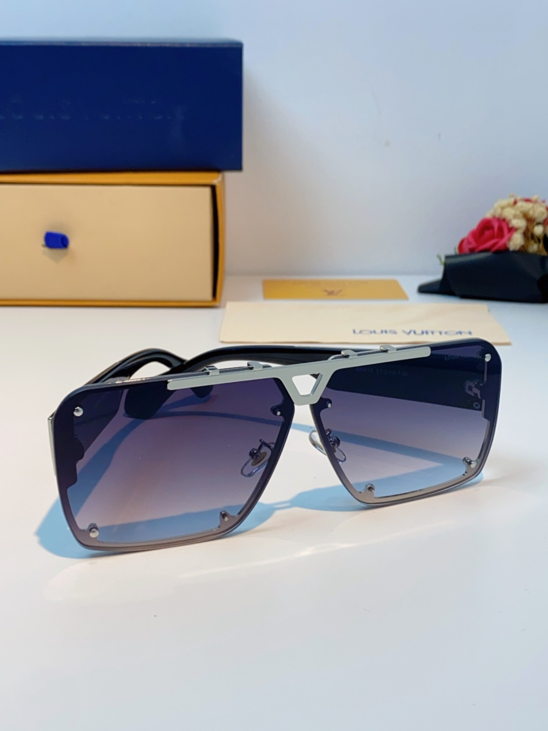 LOUIS VUITTON路易威登 2025LV新款太阳镜金属方形大框太阳眼镜男士2615U时尚圆脸显瘦