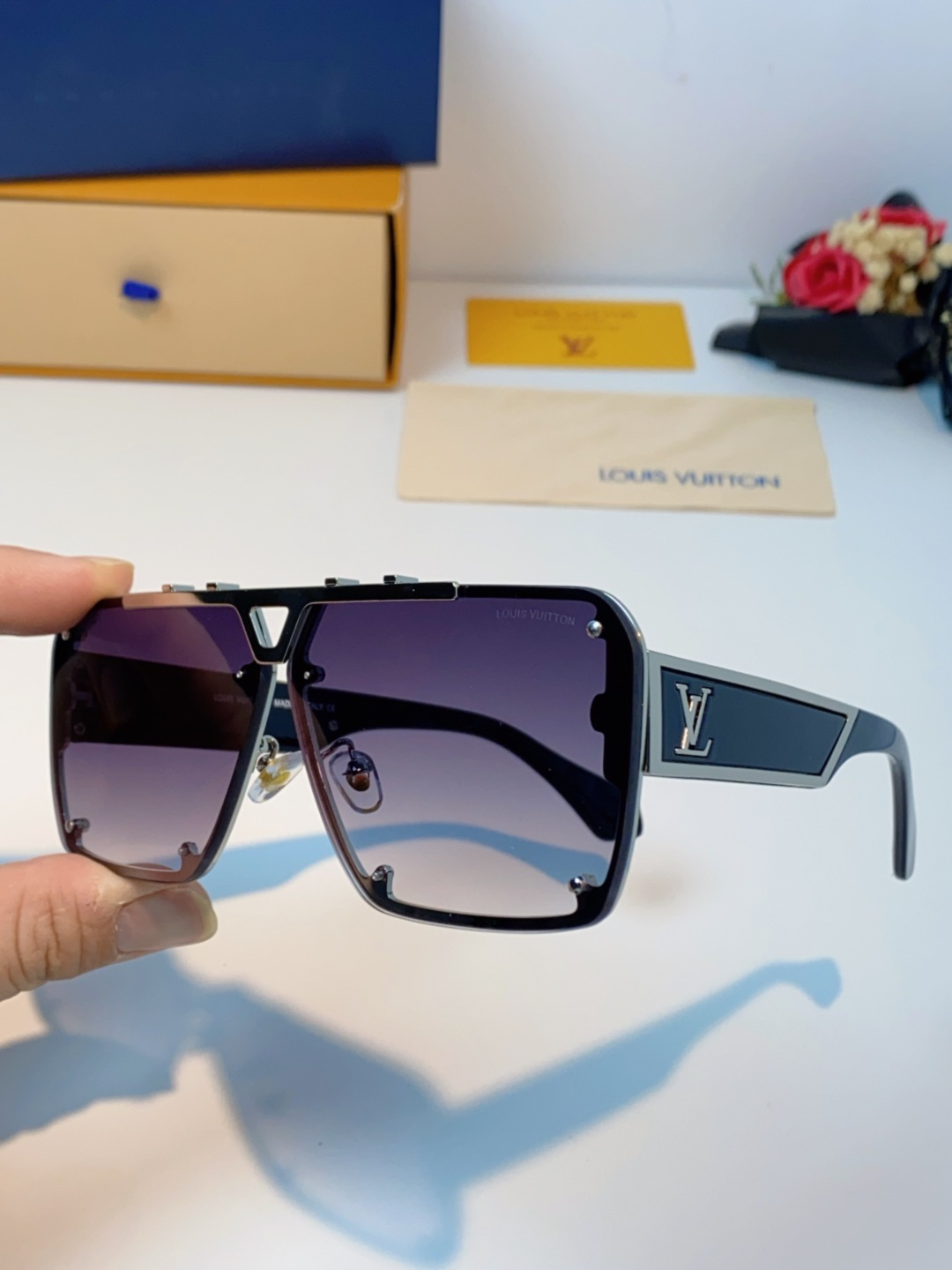 LOUIS VUITTON路易威登 2025LV新款太阳镜金属方形大框太阳眼镜男士2615U时尚圆脸显瘦