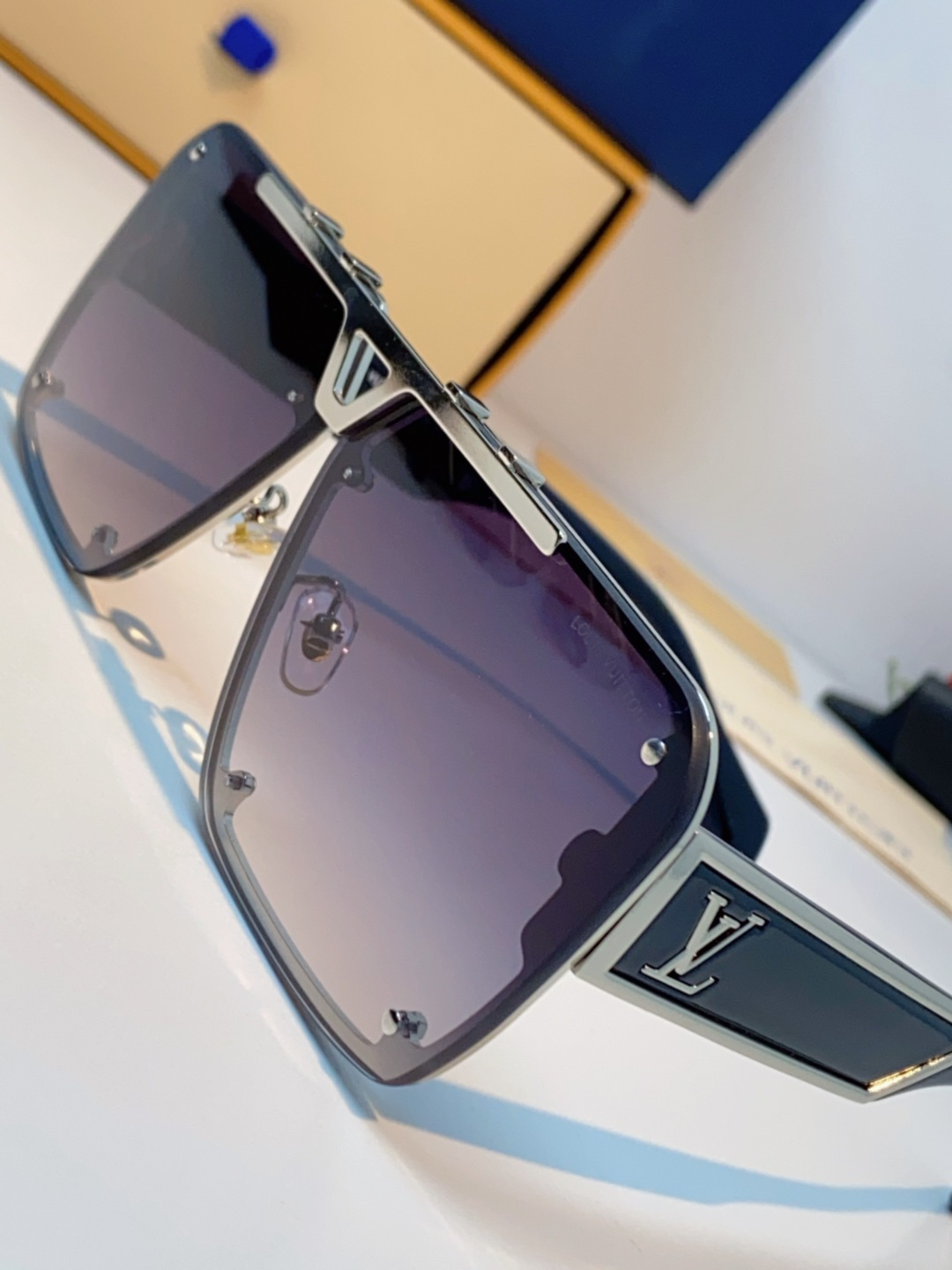 LOUIS VUITTON路易威登 2025LV新款太阳镜金属方形大框太阳眼镜男士2615U时尚圆脸显瘦