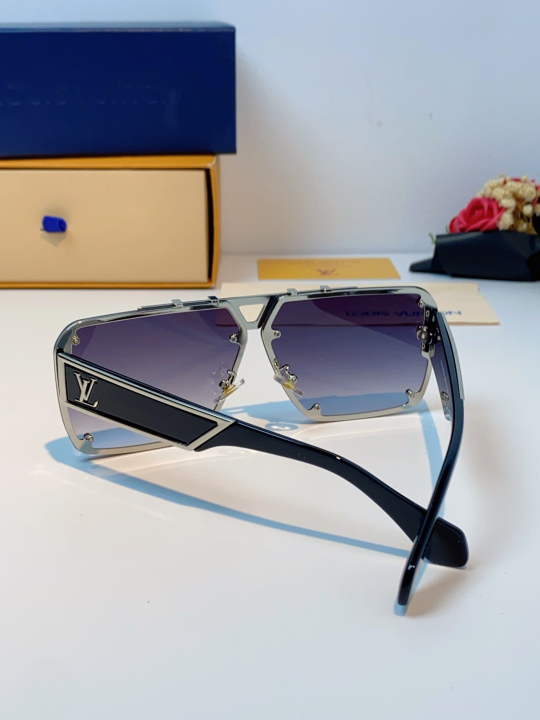 LOUIS VUITTON路易威登 2025LV新款太阳镜金属方形大框太阳眼镜男士2615U时尚圆脸显瘦