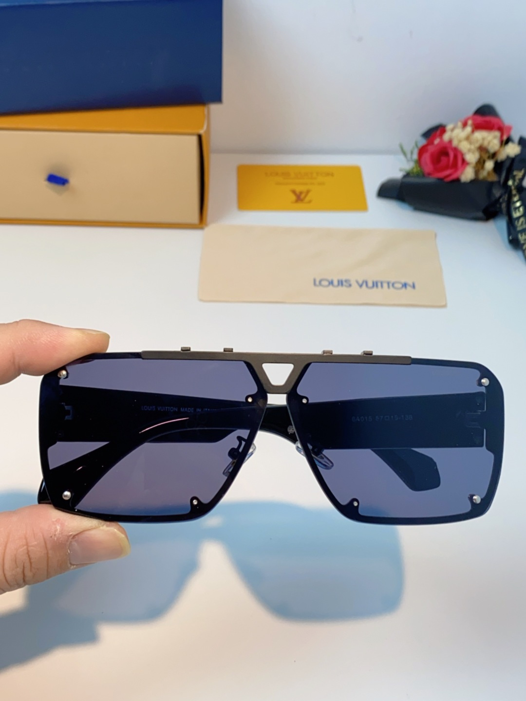 LOUIS VUITTON路易威登 2025LV新款太阳镜金属方形大框太阳眼镜男士2615U时尚圆脸显瘦
