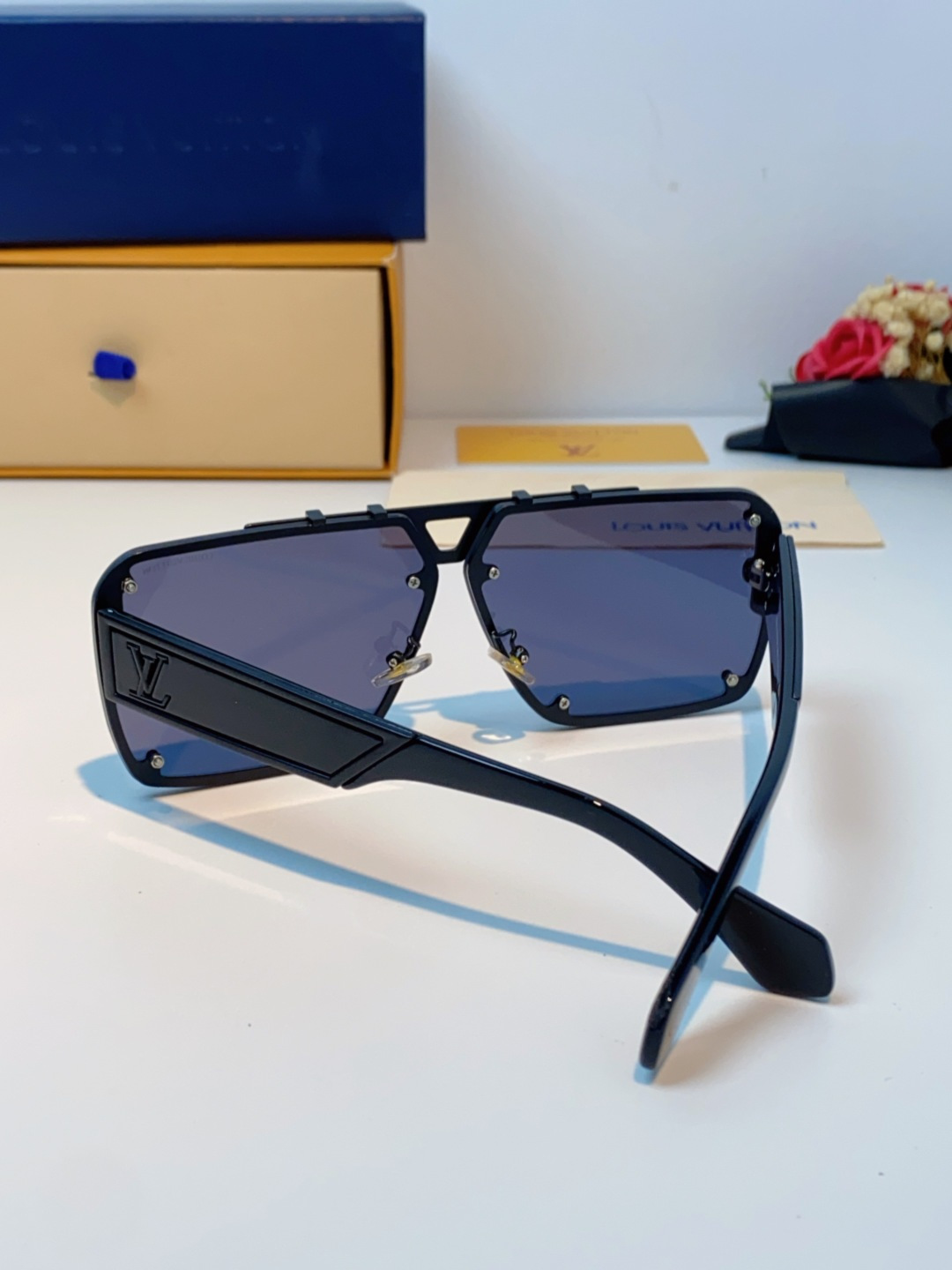 LOUIS VUITTON路易威登 2025LV新款太阳镜金属方形大框太阳眼镜男士2615U时尚圆脸显瘦