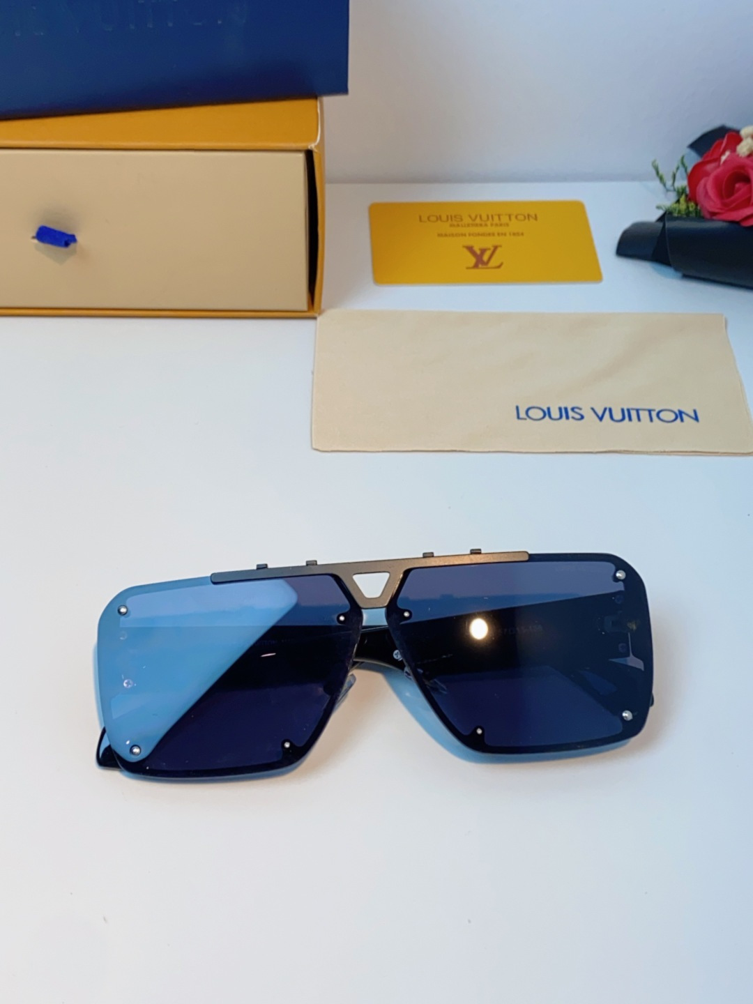 LOUIS VUITTON路易威登 2025LV新款太阳镜金属方形大框太阳眼镜男士2615U时尚圆脸显瘦