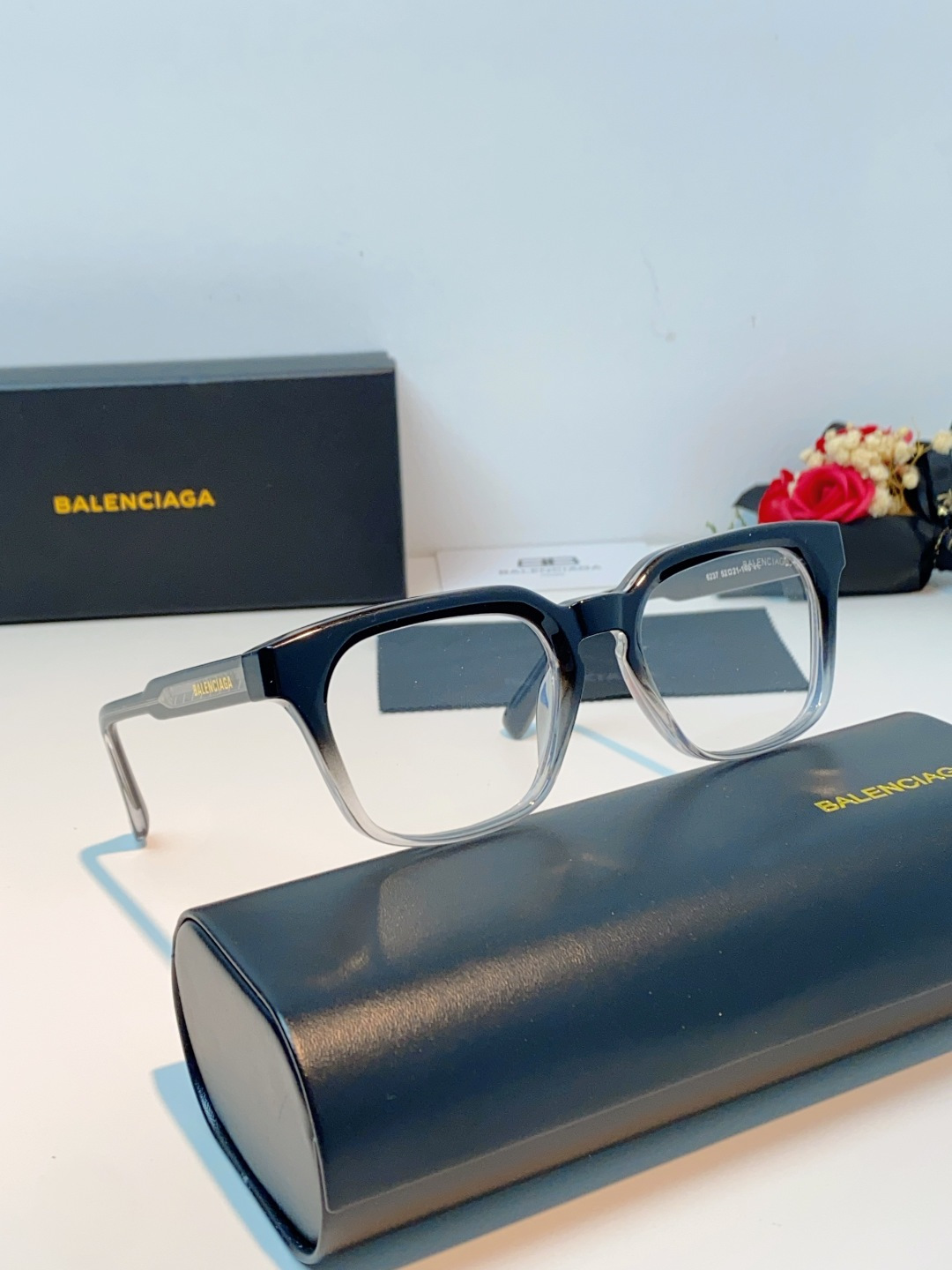 BALENCIAGA巴黎世家 2026新款多边形眼镜框男女潮可配近视防蓝光韩版复古时尚 男女通用