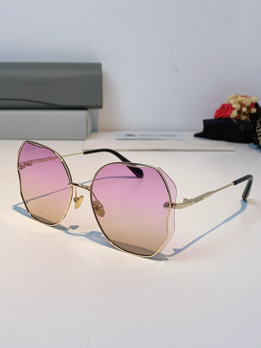 BOLON暴龙眼镜 2026新品太阳镜 蝶形墨镜女偏光镜