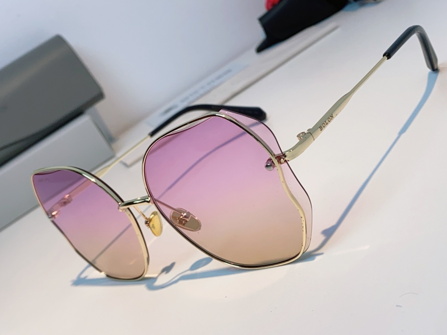 BOLON暴龙眼镜 2026新品太阳镜 蝶形墨镜女偏光镜