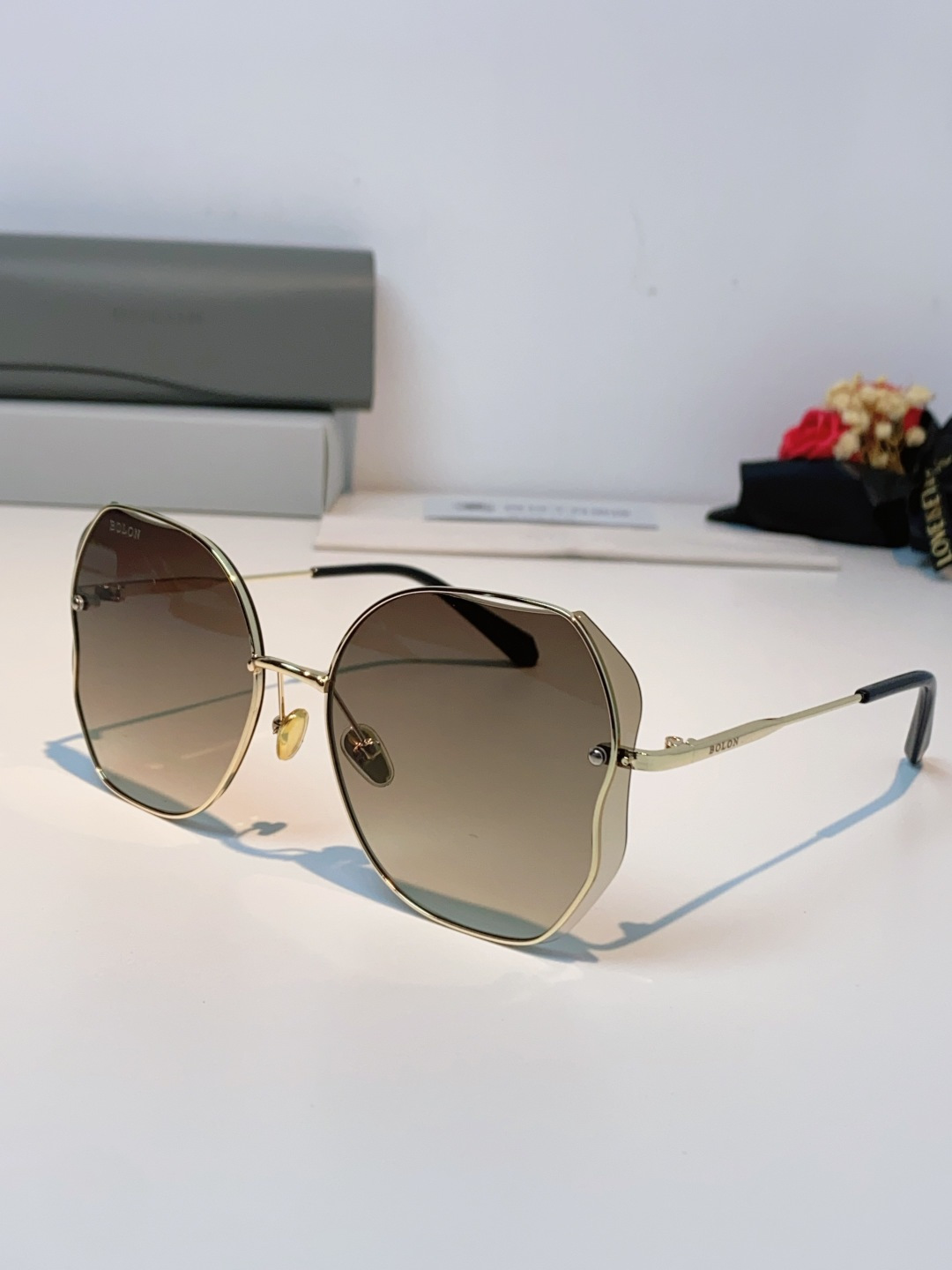 BOLON暴龙眼镜 2026新品太阳镜 蝶形墨镜女偏光镜