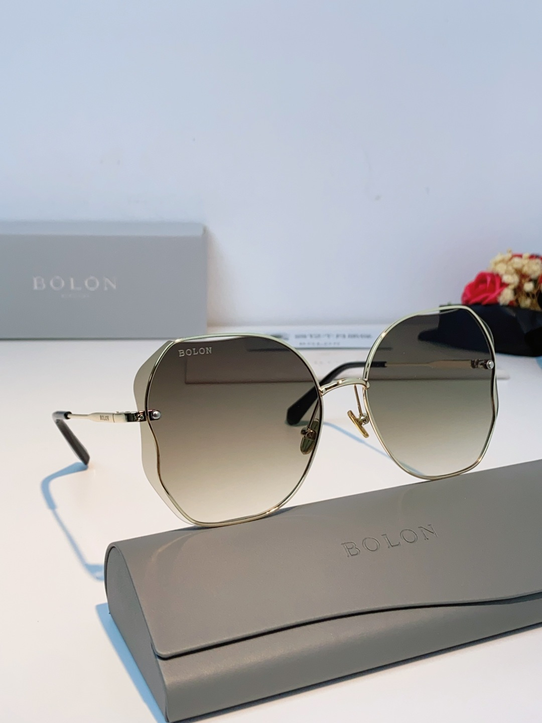 BOLON暴龙眼镜 2026新品太阳镜 蝶形墨镜女偏光镜