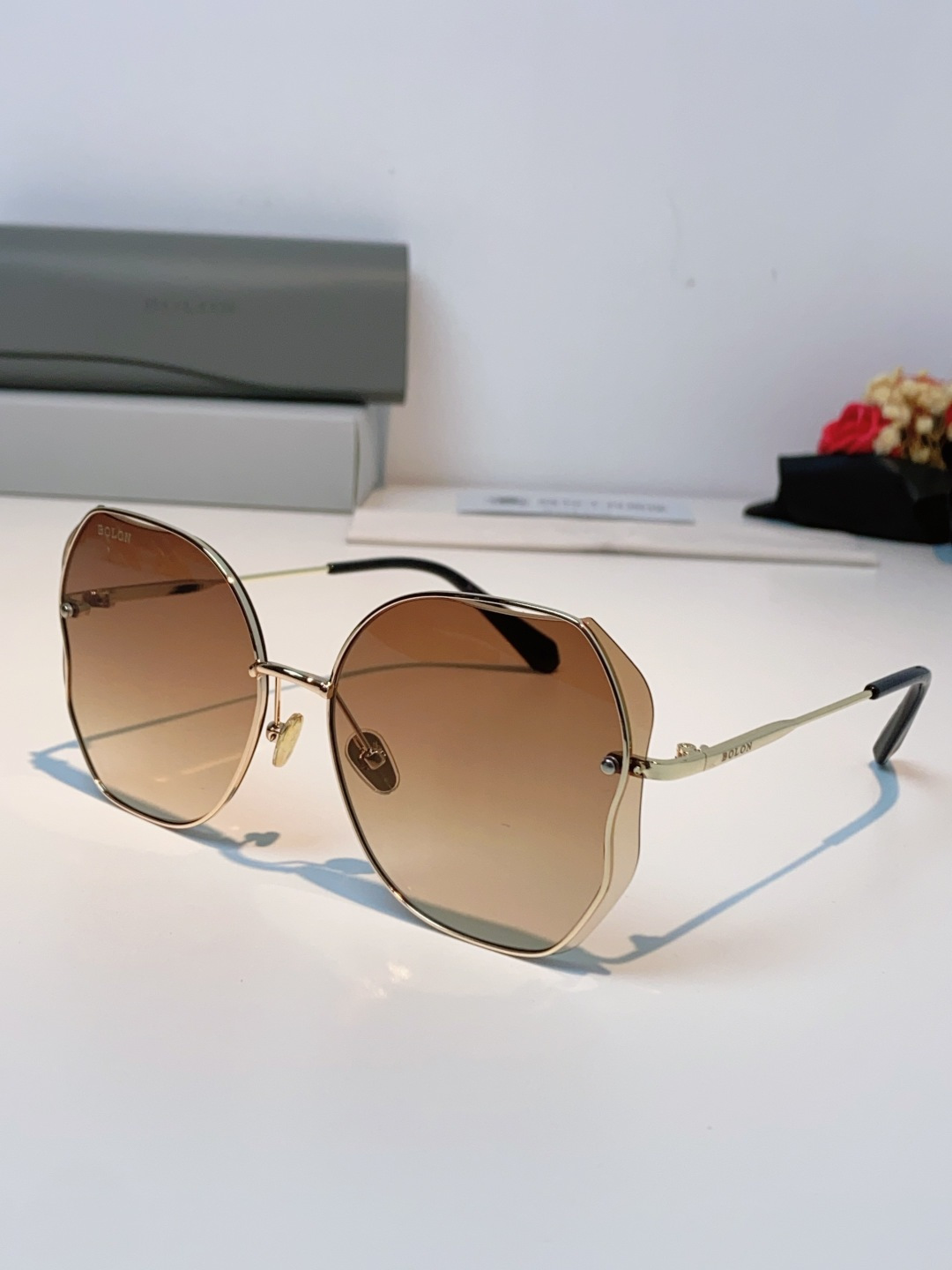 BOLON暴龙眼镜 2026新品太阳镜 蝶形墨镜女偏光镜