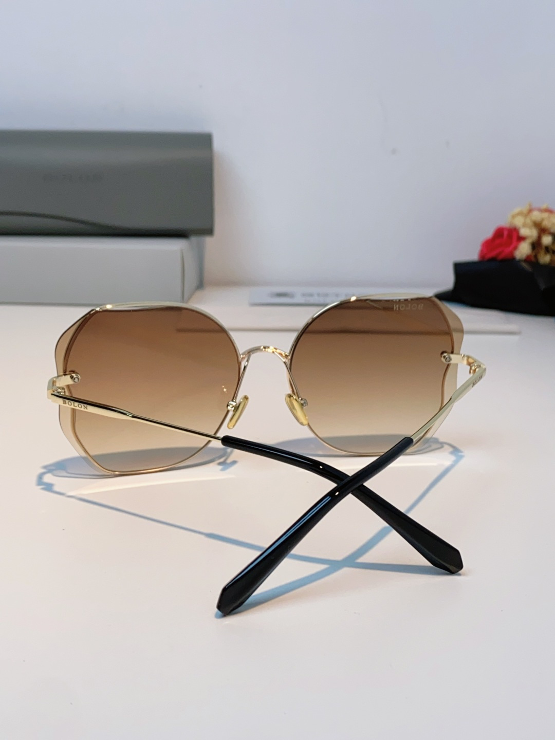 BOLON暴龙眼镜 2026新品太阳镜 蝶形墨镜女偏光镜