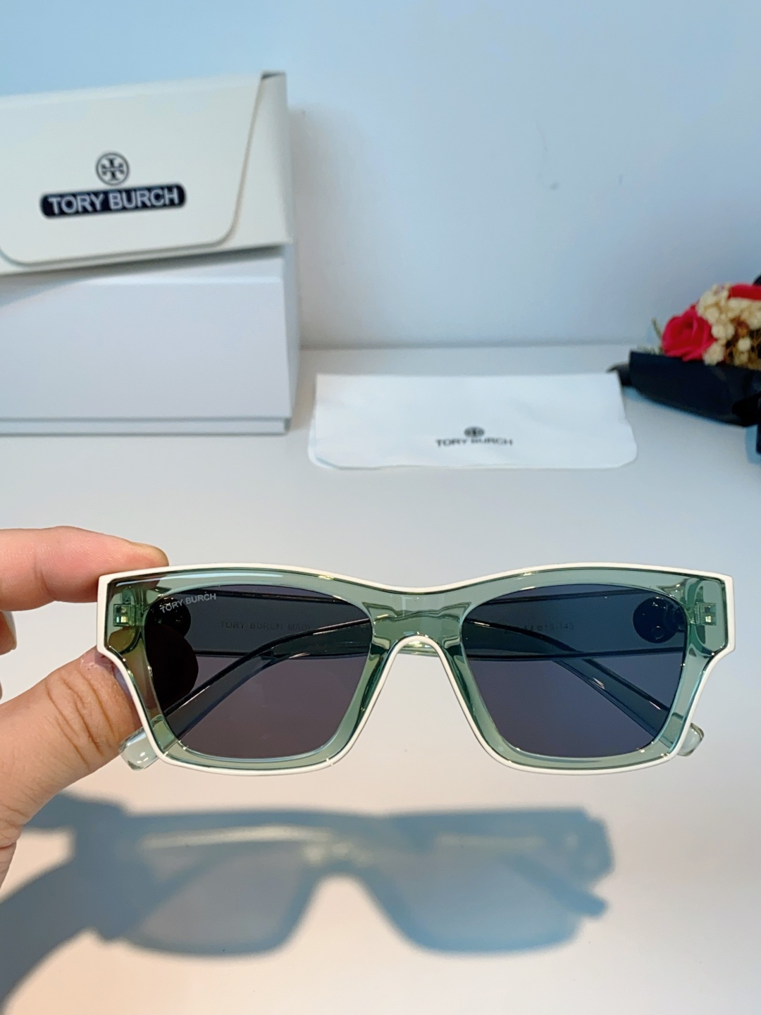 Tory Burch托里伯奇 方镜框 朋克个性时尚太阳镜 男女通用 个性方形粗框猫眼设计旅游海边经典太阳