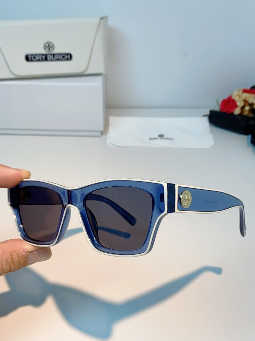 Tory Burch托里伯奇 方镜框 朋克个性时尚太阳镜 男女通用 个性方形粗框猫眼设计旅游海边经典太阳