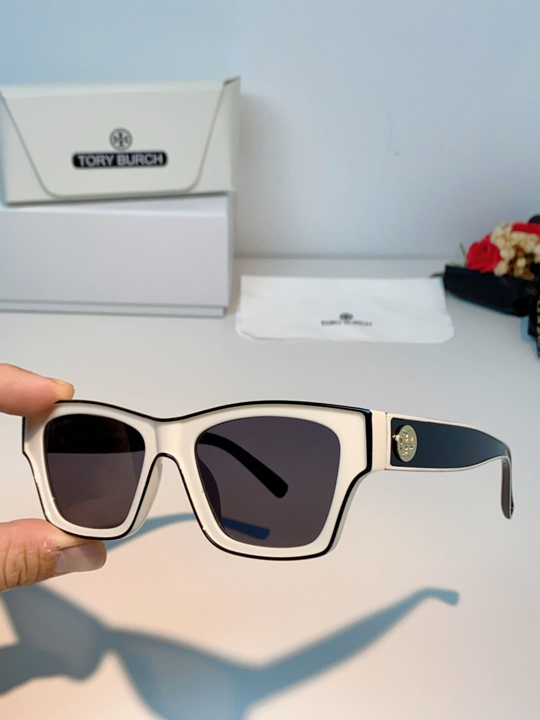 Tory Burch托里伯奇 方镜框 朋克个性时尚太阳镜 男女通用 个性方形粗框猫眼设计旅游海边经典太阳