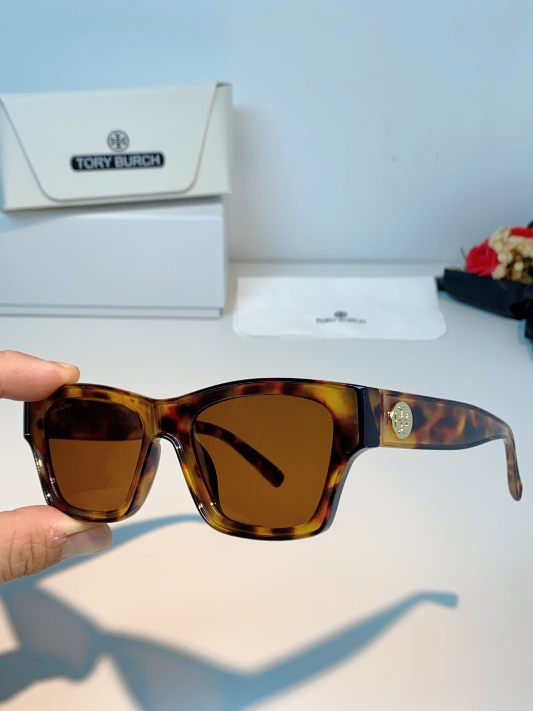 Tory Burch托里伯奇 方镜框 朋克个性时尚太阳镜 男女通用 个性方形粗框猫眼设计旅游海边经典太阳