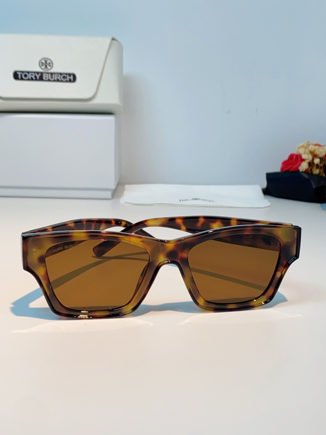 Tory Burch托里伯奇 方镜框 朋克个性时尚太阳镜 男女通用 个性方形粗框猫眼设计旅游海边经典太阳