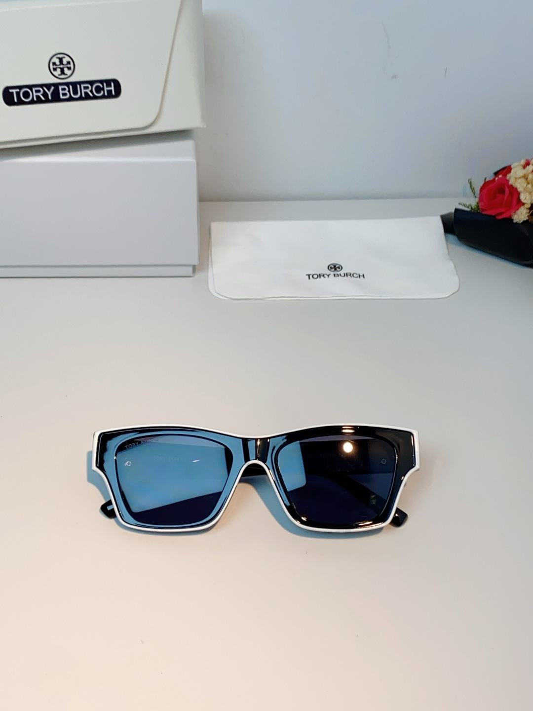 Tory Burch托里伯奇 方镜框 朋克个性时尚太阳镜 男女通用 个性方形粗框猫眼设计旅游海边经典太阳