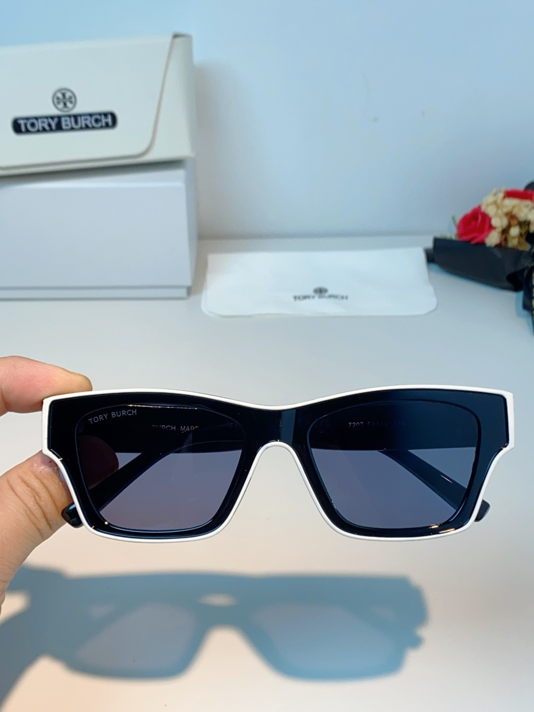 Tory Burch托里伯奇 方镜框 朋克个性时尚太阳镜 男女通用 个性方形粗框猫眼设计旅游海边经典太阳