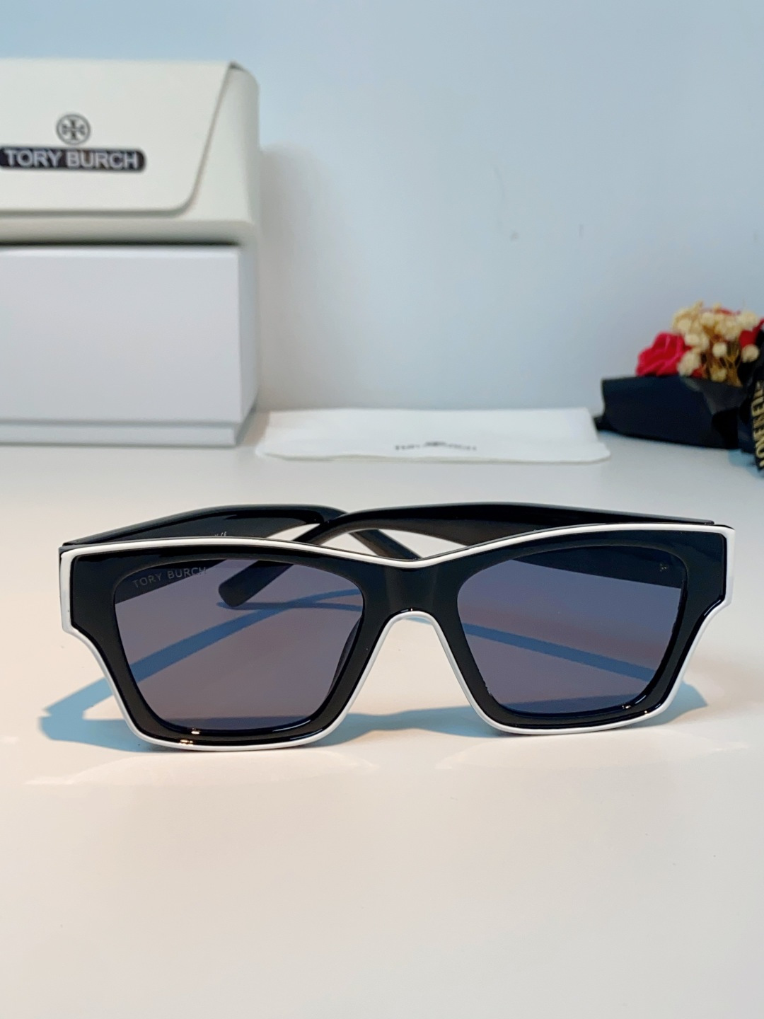 Tory Burch托里伯奇 方镜框 朋克个性时尚太阳镜 男女通用 个性方形粗框猫眼设计旅游海边经典太阳