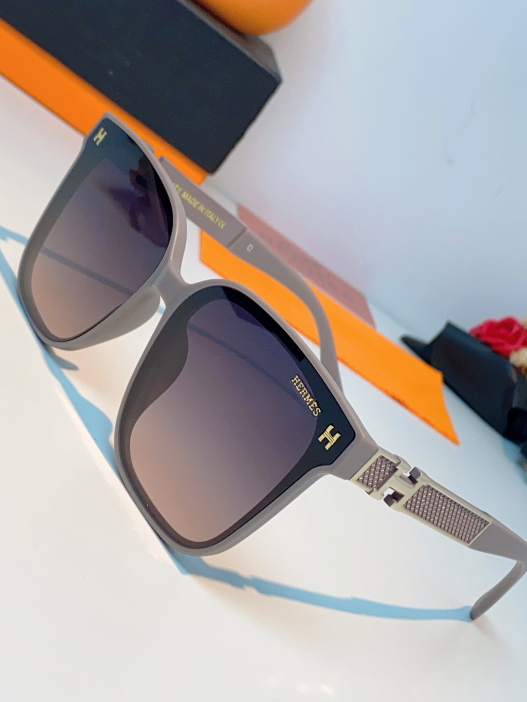 Hermes爱马仕 2026新款高级感墨镜女个性方圆脸海边防紫外线太阳镜登山徒步防晒眼镜 男女通用
