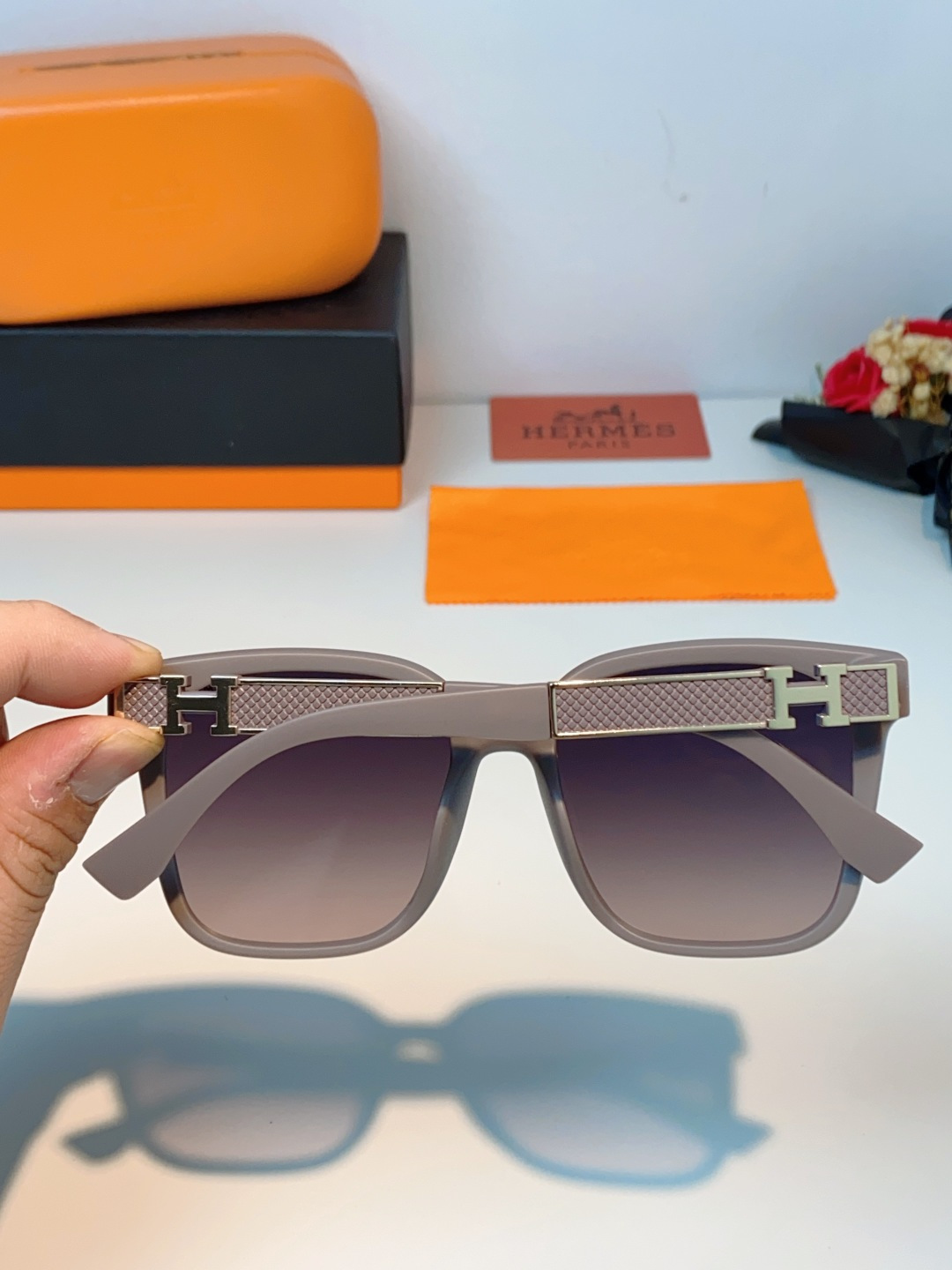 Hermes爱马仕 2026新款高级感墨镜女个性方圆脸海边防紫外线太阳镜登山徒步防晒眼镜 男女通用