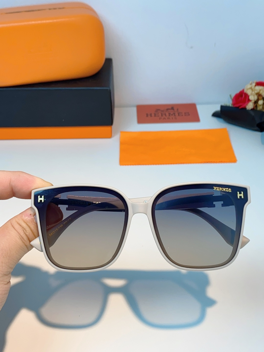 Hermes爱马仕 2026新款高级感墨镜女个性方圆脸海边防紫外线太阳镜登山徒步防晒眼镜 男女通用