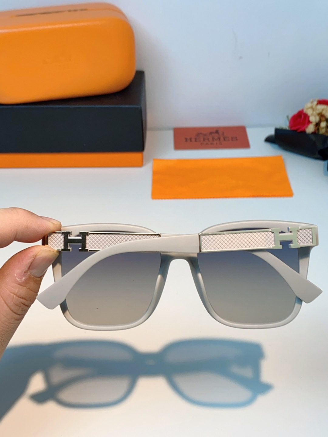 Hermes爱马仕 2026新款高级感墨镜女个性方圆脸海边防紫外线太阳镜登山徒步防晒眼镜 男女通用
