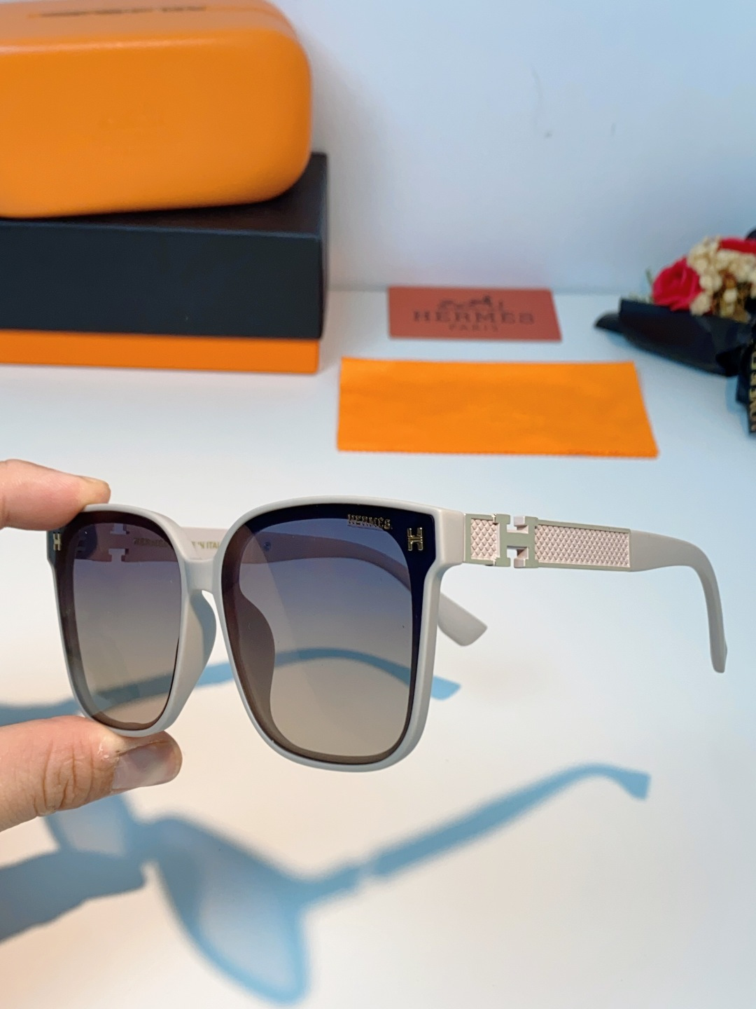 Hermes爱马仕 2026新款高级感墨镜女个性方圆脸海边防紫外线太阳镜登山徒步防晒眼镜 男女通用