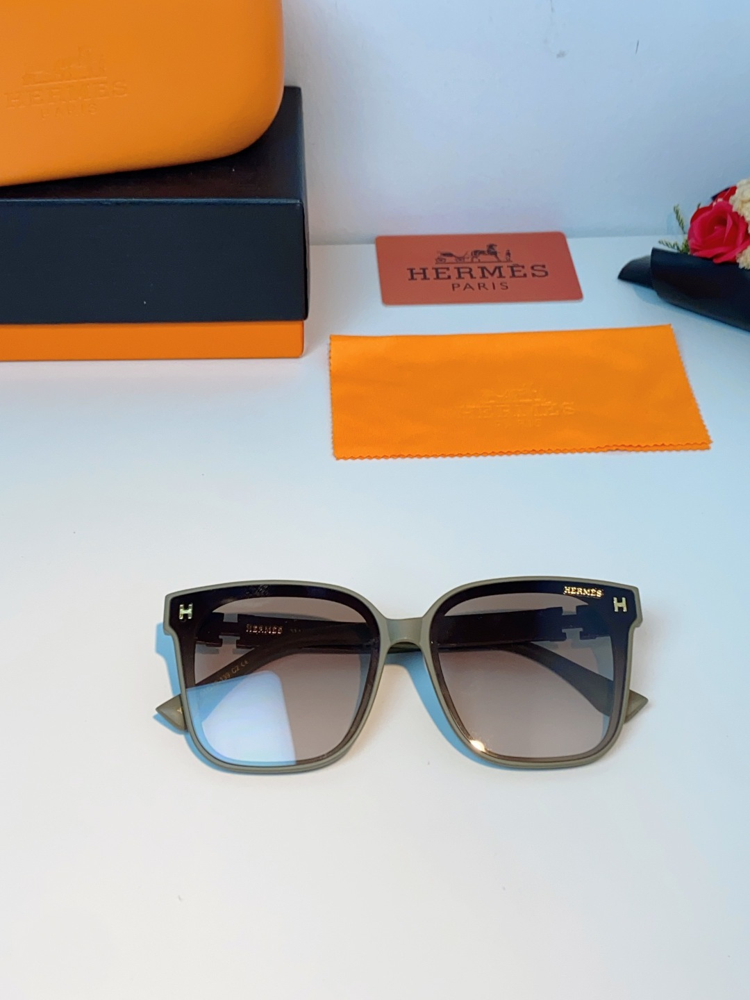 Hermes爱马仕 2026新款高级感墨镜女个性方圆脸海边防紫外线太阳镜登山徒步防晒眼镜 男女通用