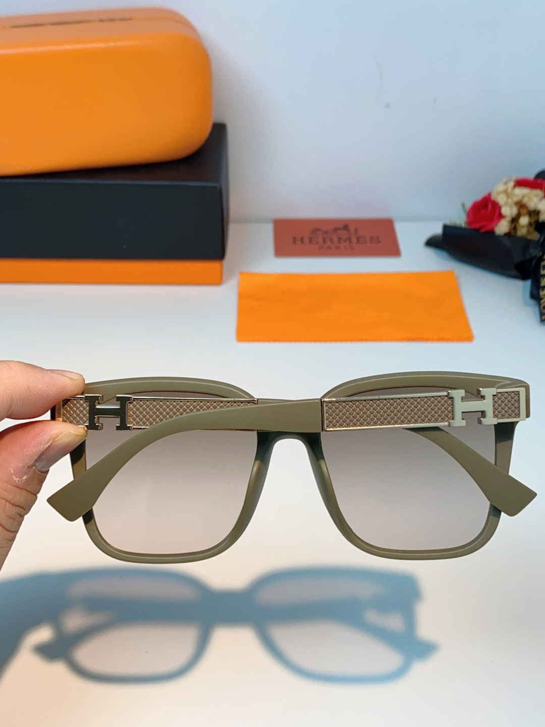 Hermes爱马仕 2026新款高级感墨镜女个性方圆脸海边防紫外线太阳镜登山徒步防晒眼镜 男女通用