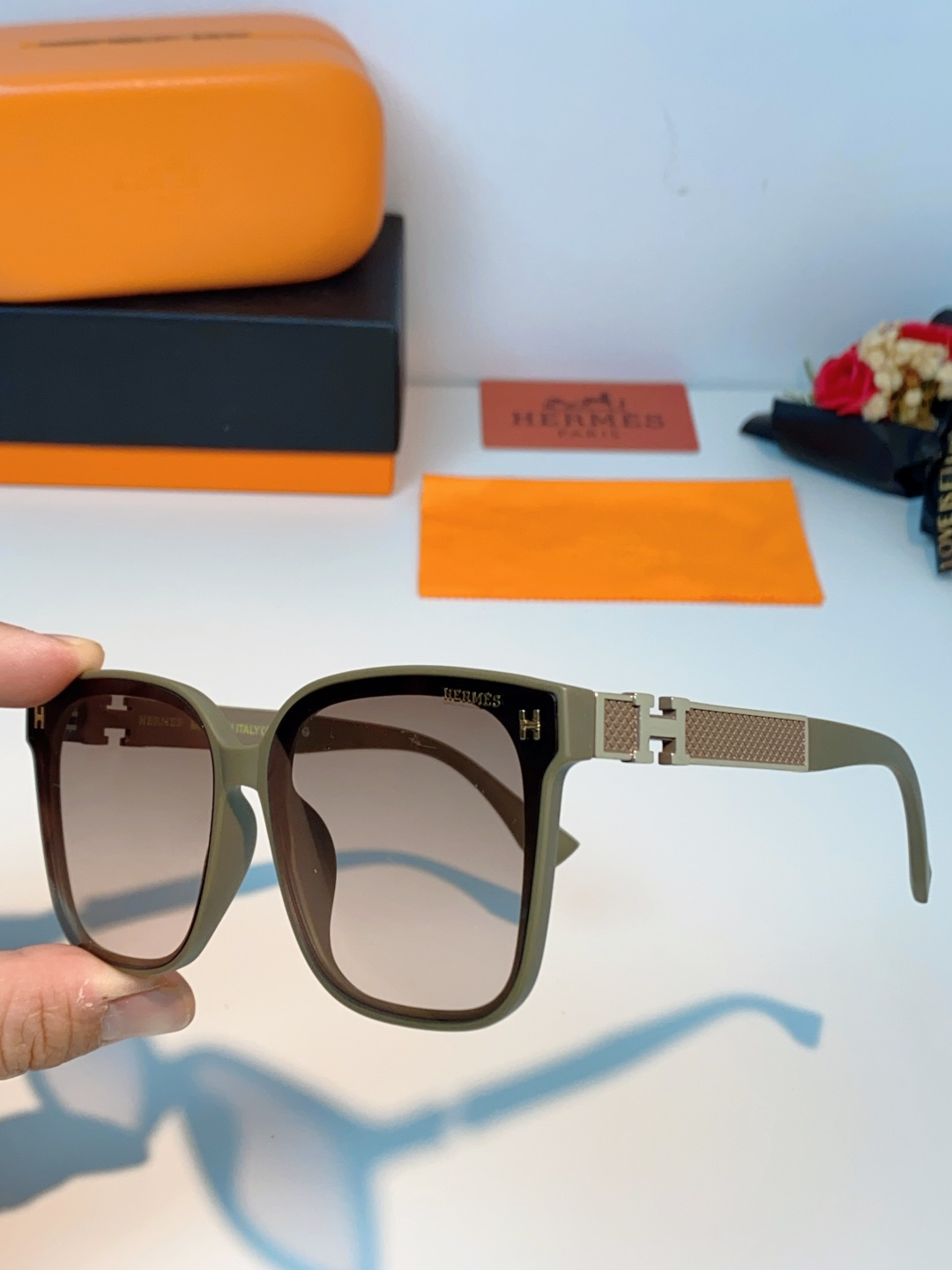 Hermes爱马仕 2026新款高级感墨镜女个性方圆脸海边防紫外线太阳镜登山徒步防晒眼镜 男女通用