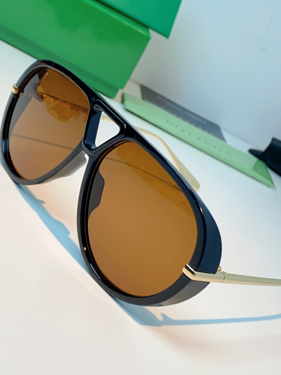 BottegaVeneta宝缇嘉 ,2026新款飞行员式太阳眼镜蛤蟆板材金属瘦脸大框防紫外线墨镜