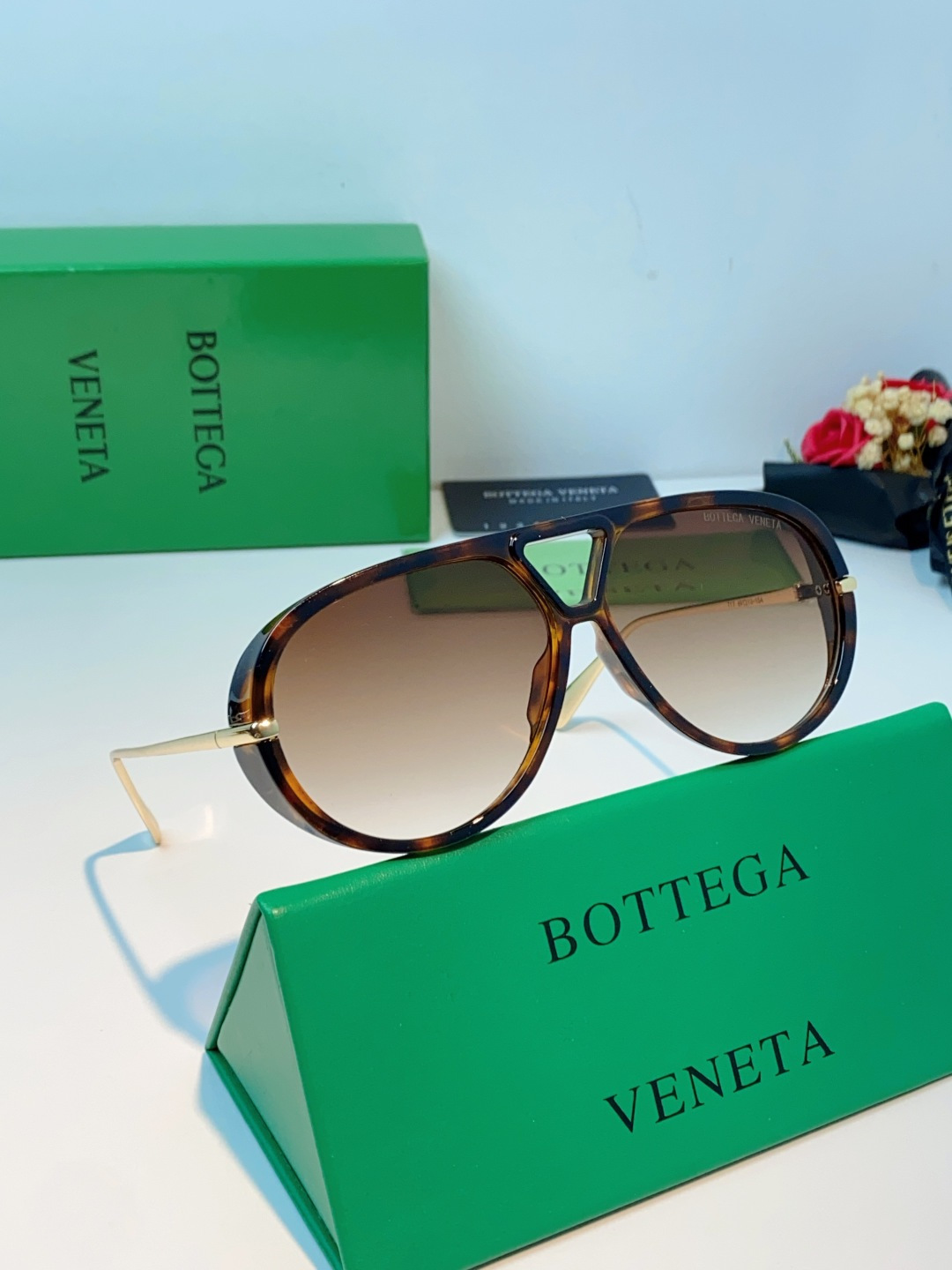 BottegaVeneta宝缇嘉 ,2026新款飞行员式太阳眼镜蛤蟆板材金属瘦脸大框防紫外线墨镜